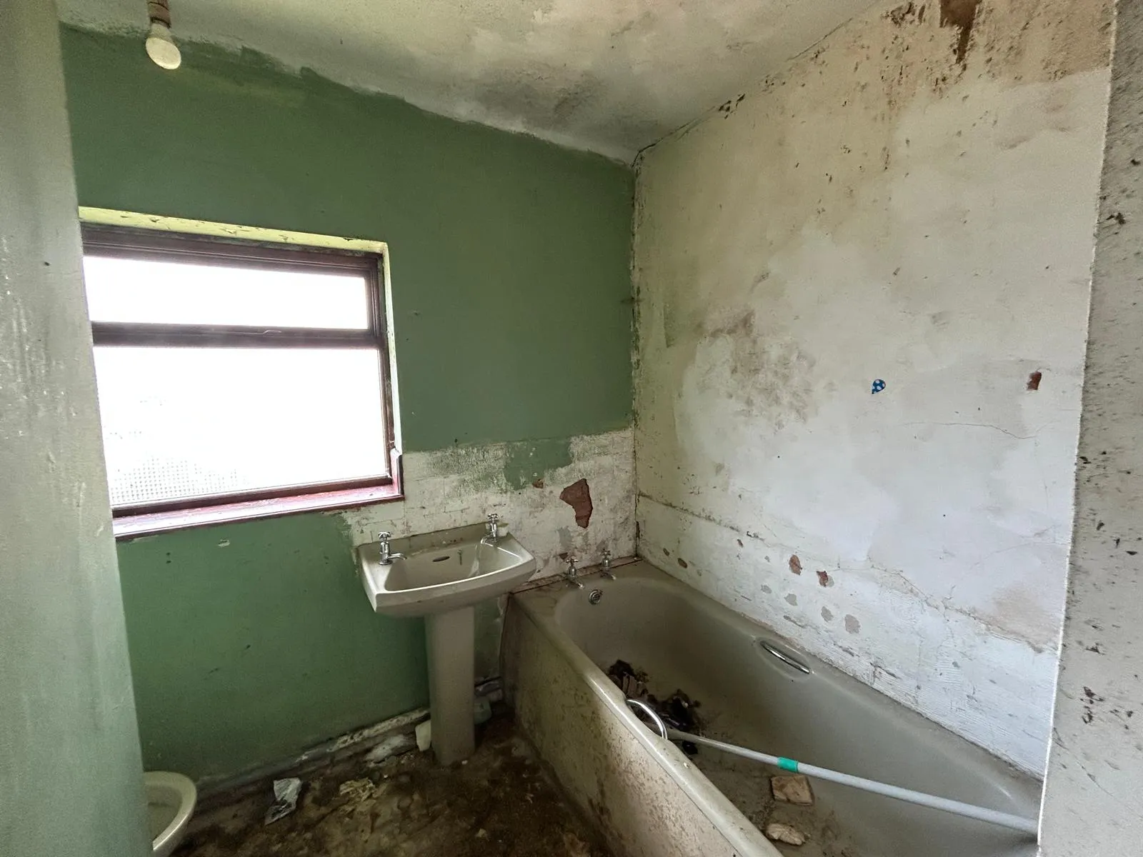3 Bedroom Semi-Detached in Walsall