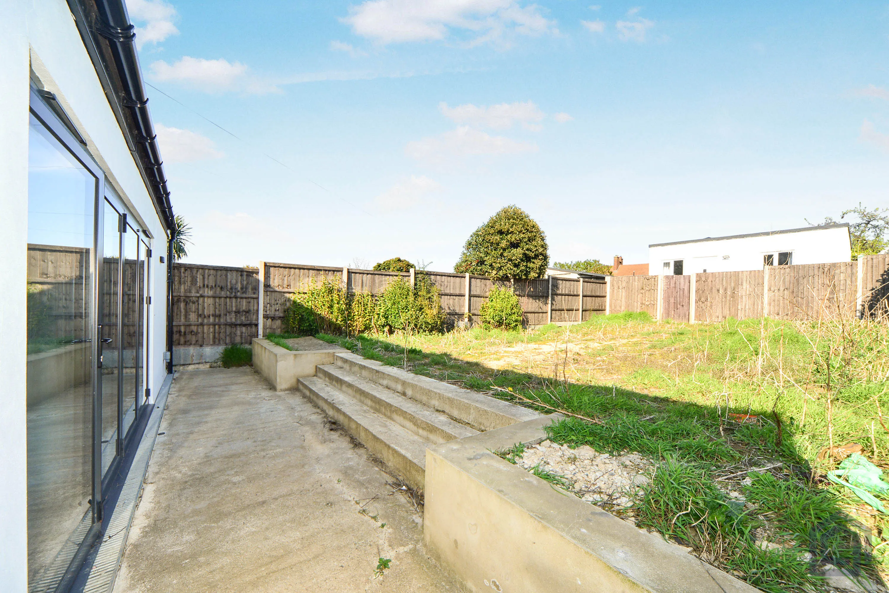 3 Bedroom End Terrace in Bromley