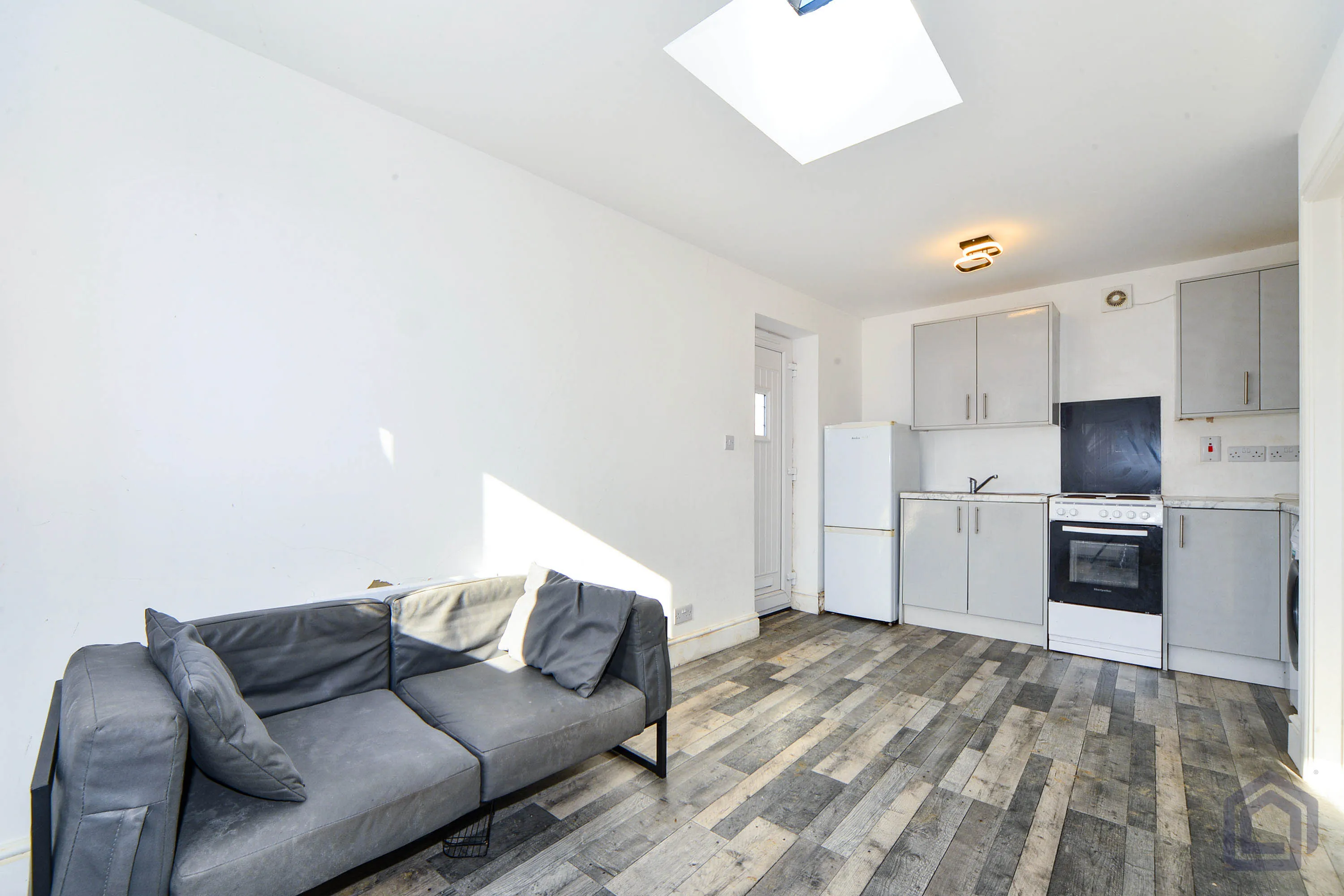 3 Bedroom End Terrace in Bromley