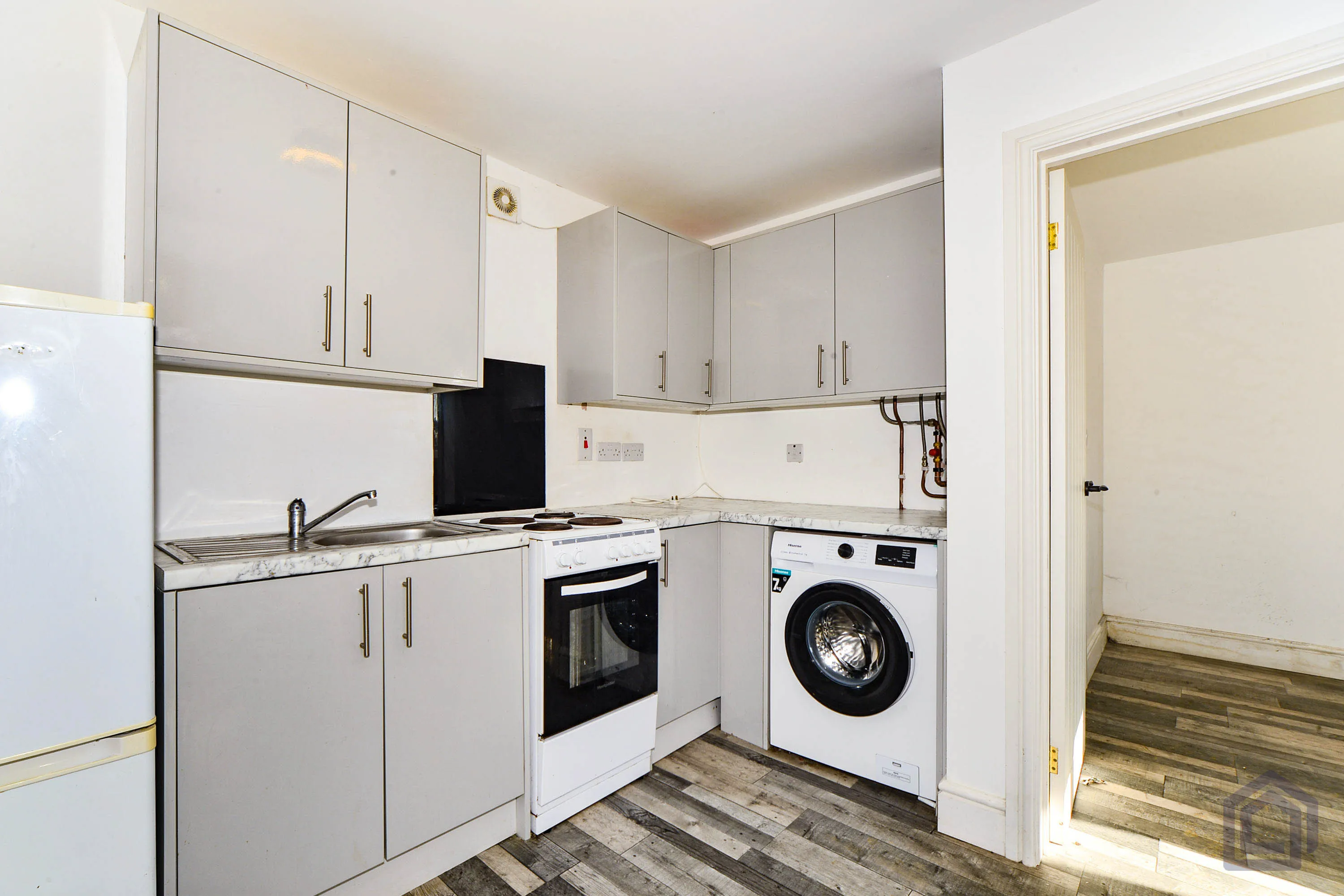3 Bedroom End Terrace in Bromley