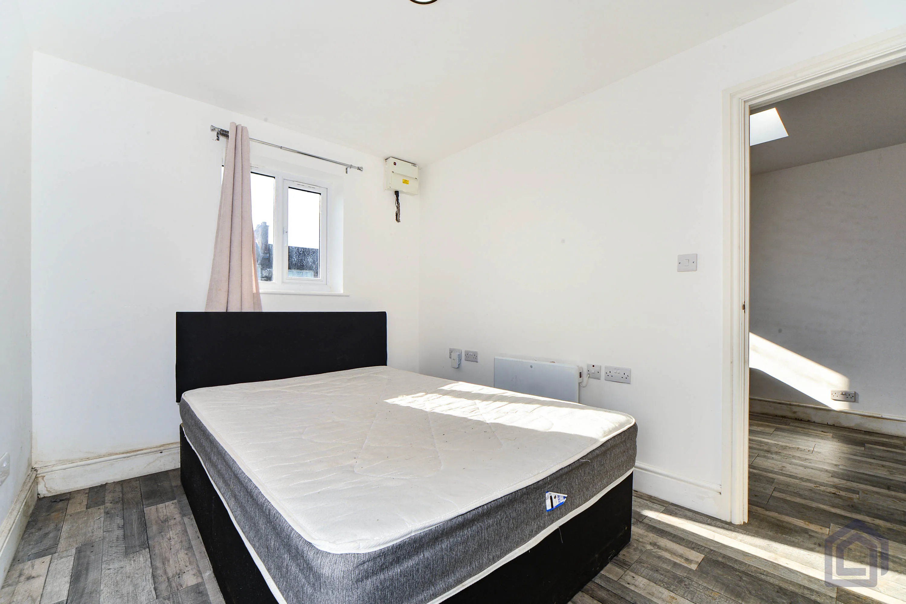 3 Bedroom End Terrace in Bromley
