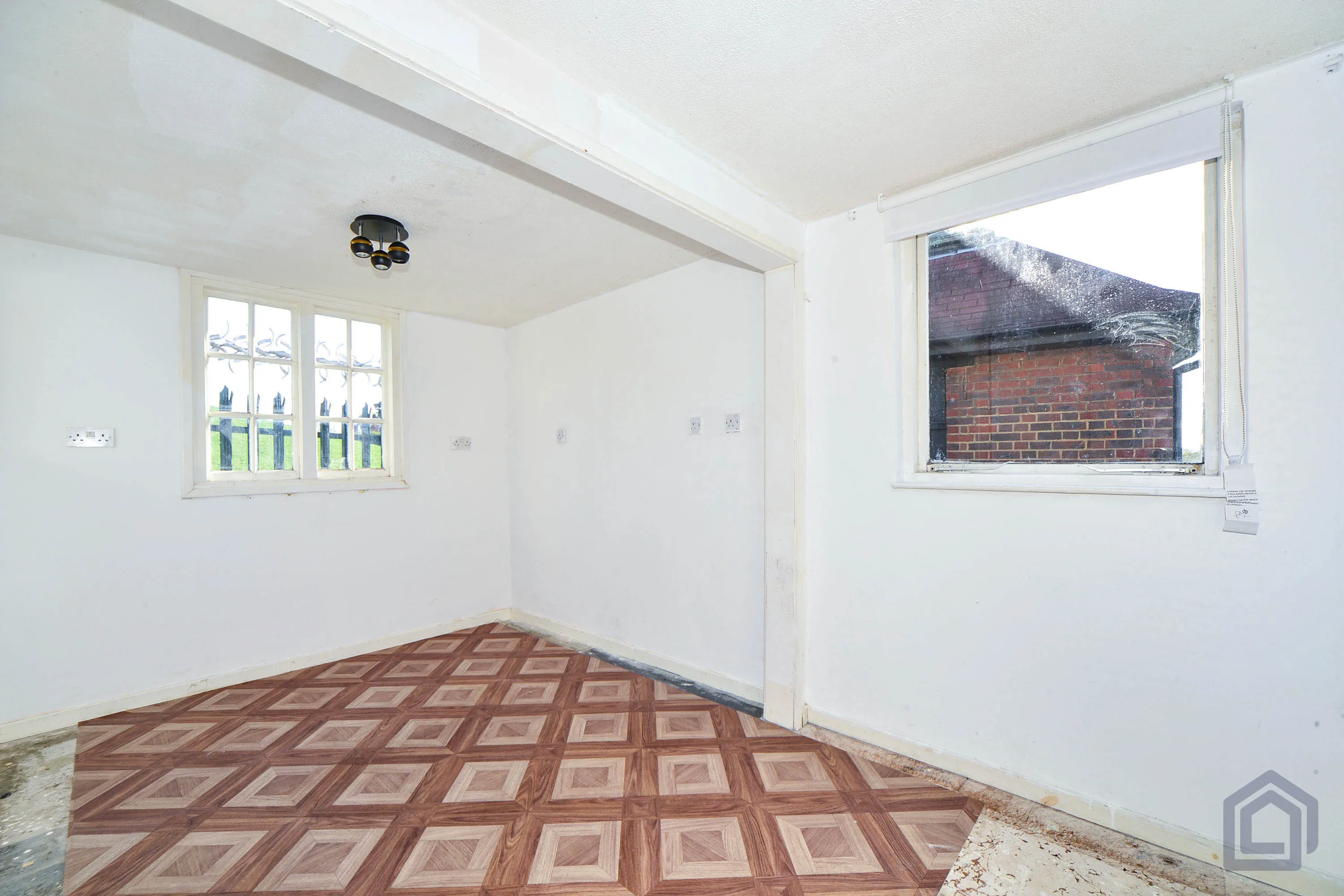 3 Bedroom End Terrace in Bromley