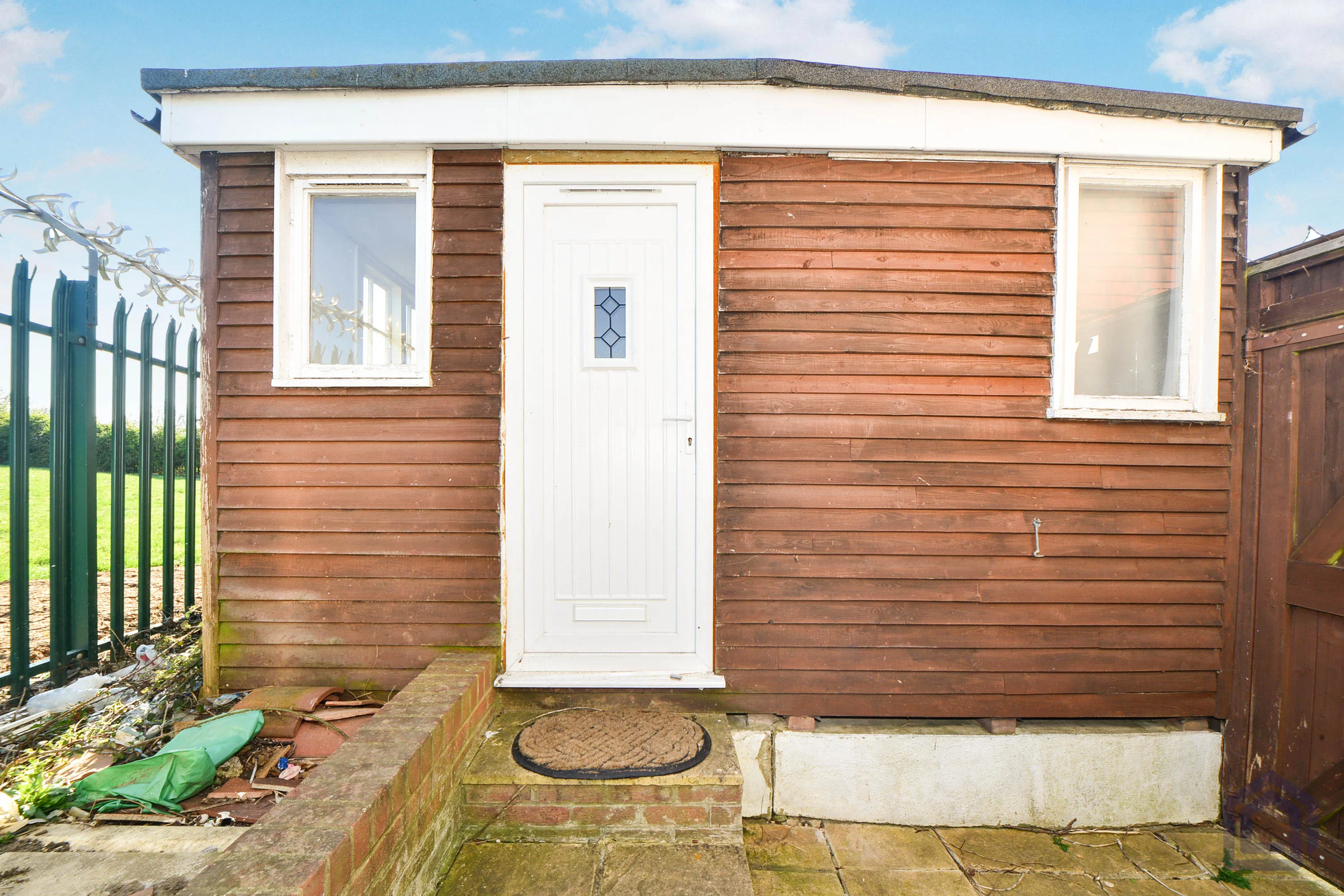 3 Bedroom End Terrace in Bromley