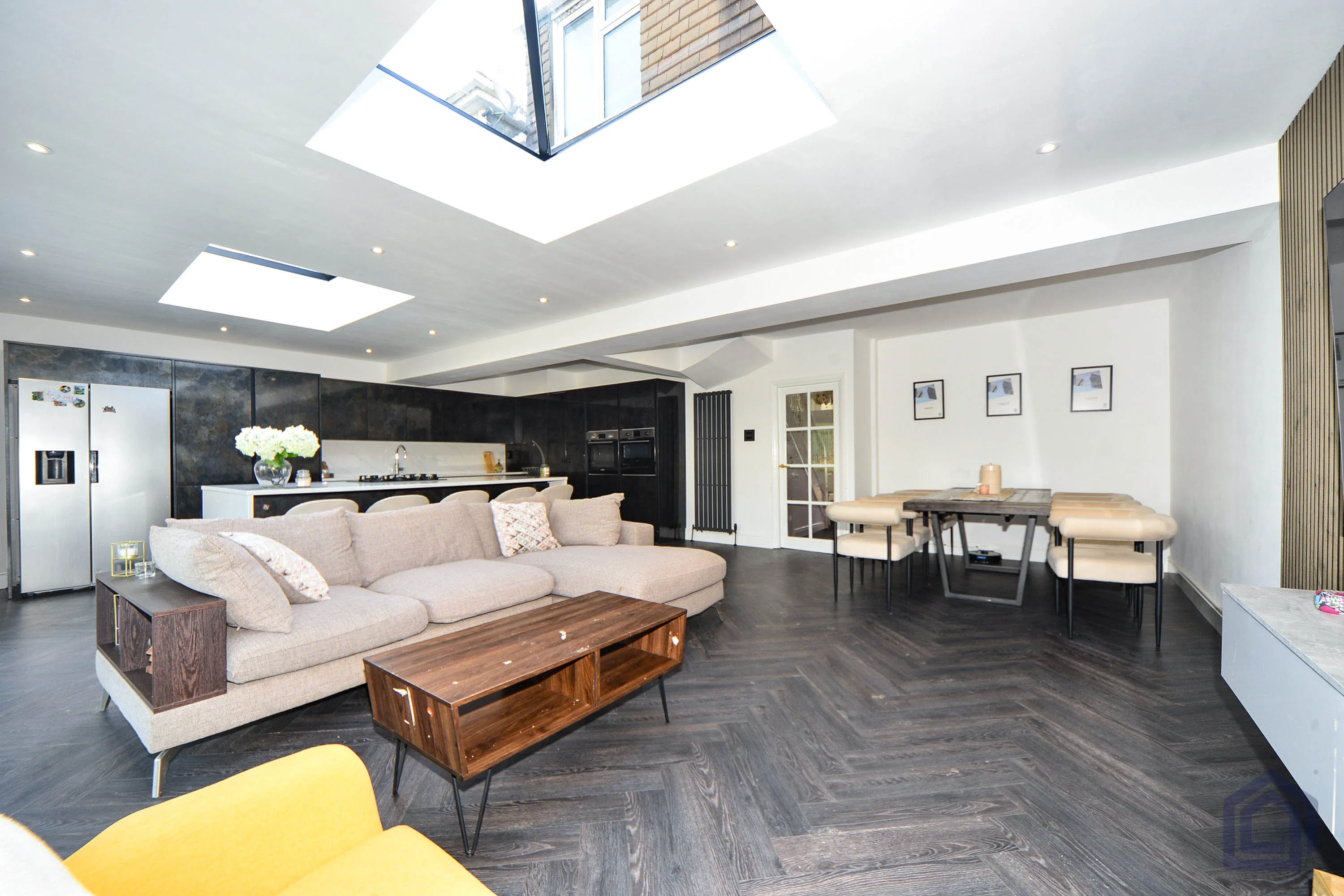 3 Bedroom End Terrace in Bromley