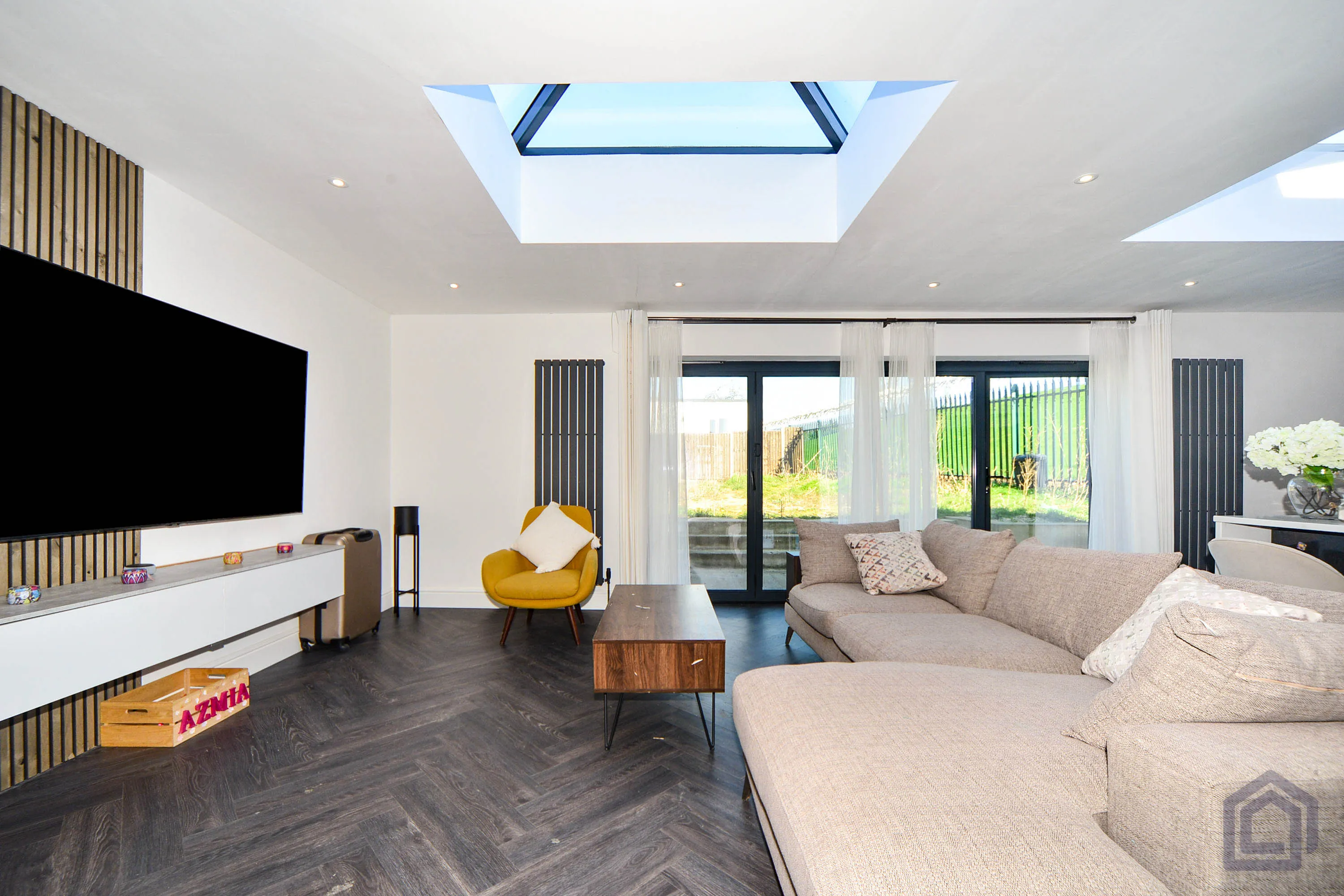 3 Bedroom End Terrace in Bromley