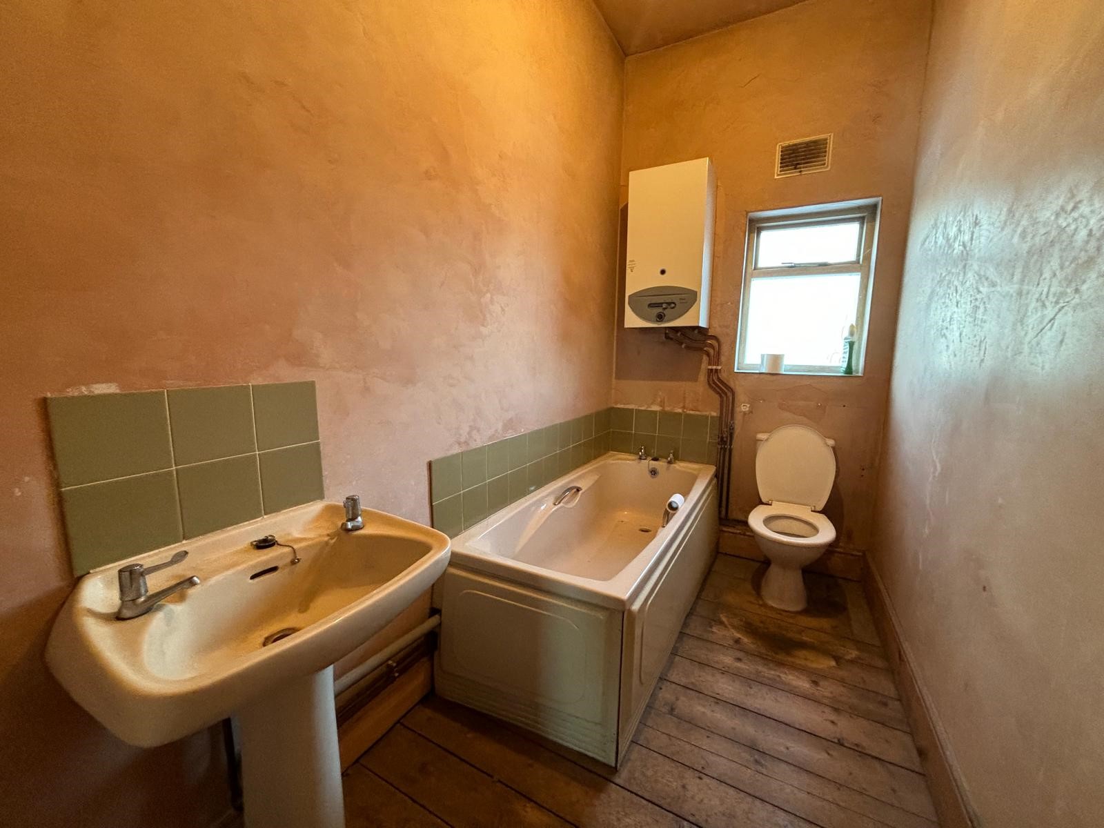 3 Bedroom Terraced in Oldbury