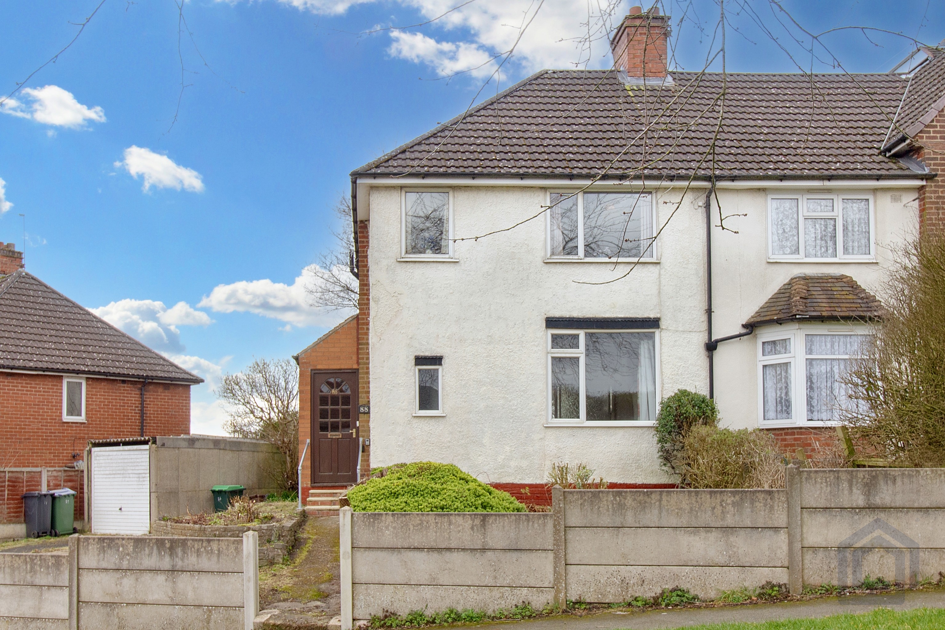 3 Bedroom Semi-Detached in Oldbury
