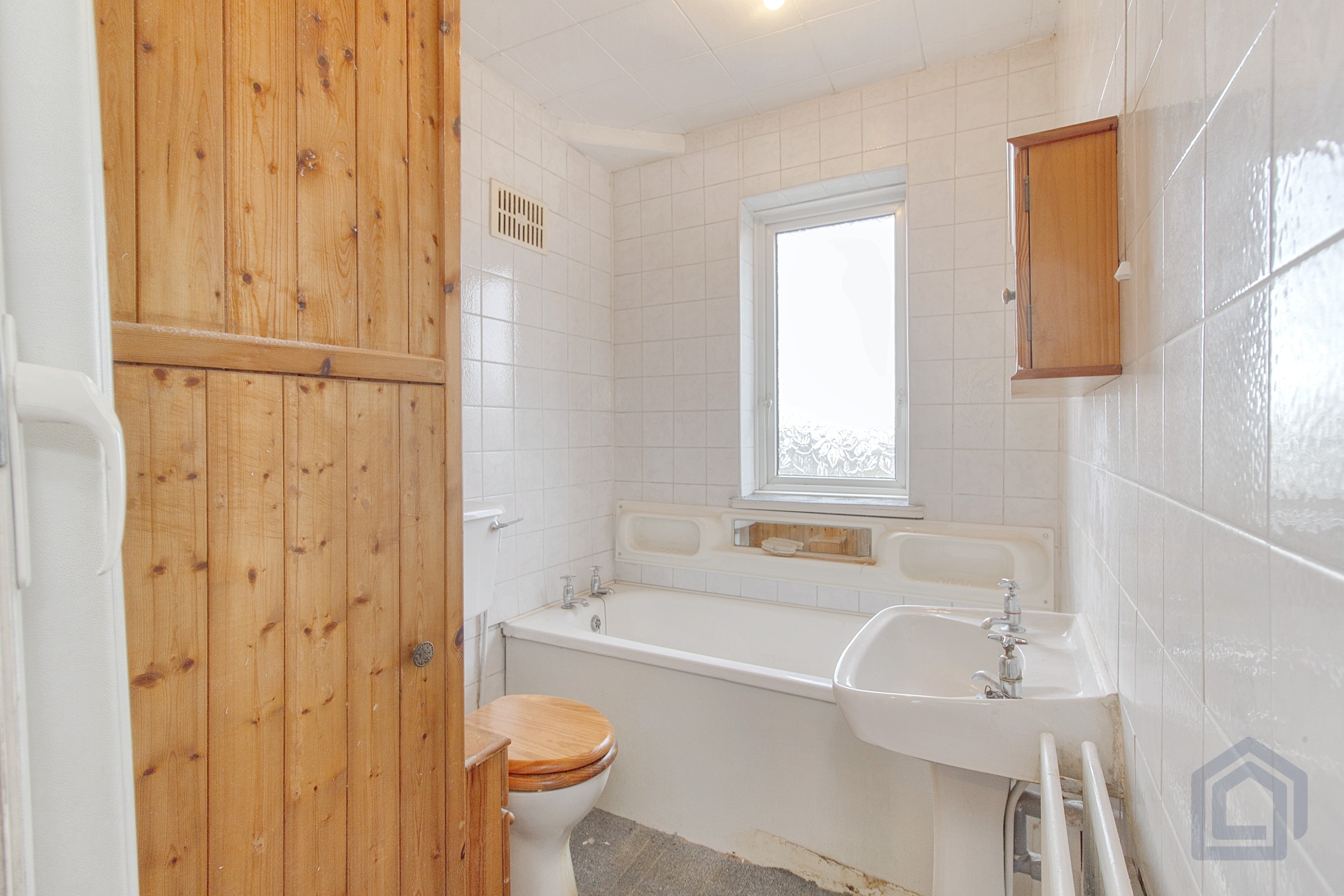 3 Bedroom Semi-Detached in Oldbury