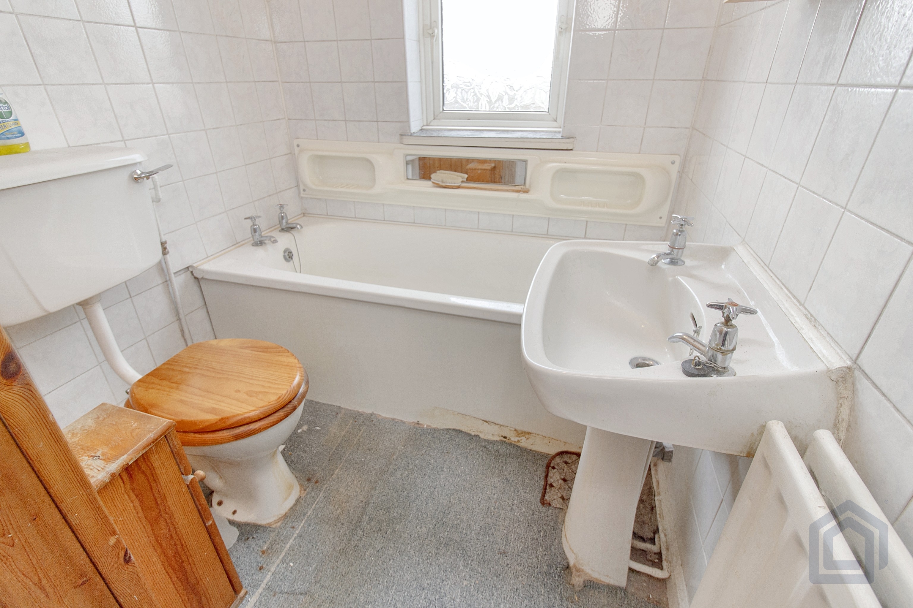 3 Bedroom Semi-Detached in Oldbury