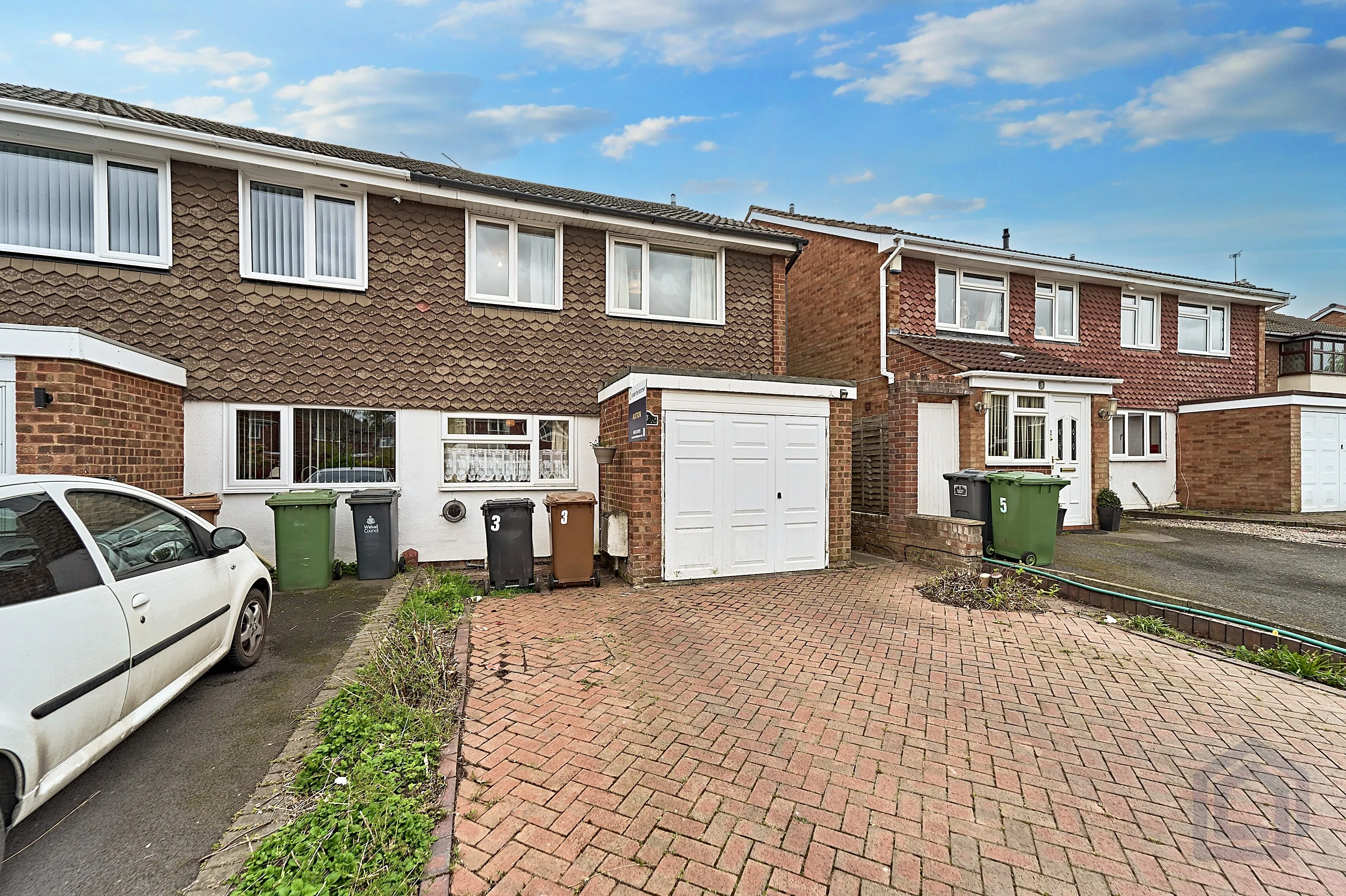3 Bedroom Semi-Detached in Willenhall