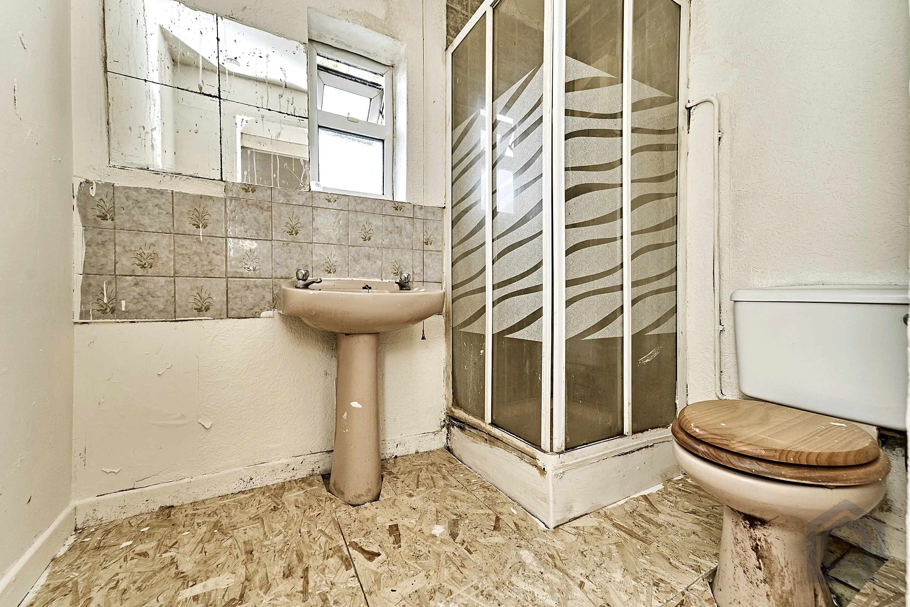 3 Bedroom Semi-Detached in Willenhall