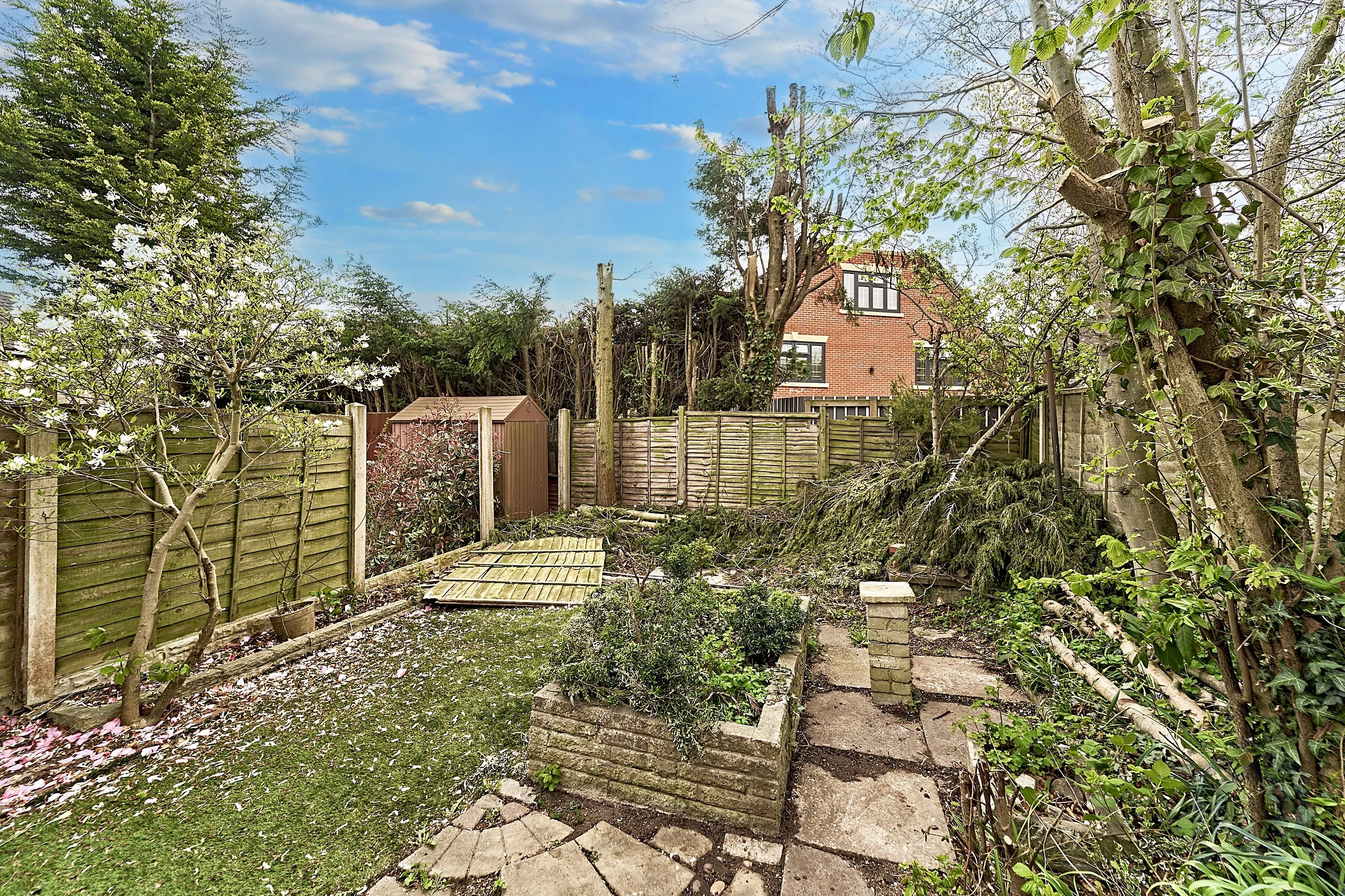 3 Bedroom Semi-Detached in Willenhall