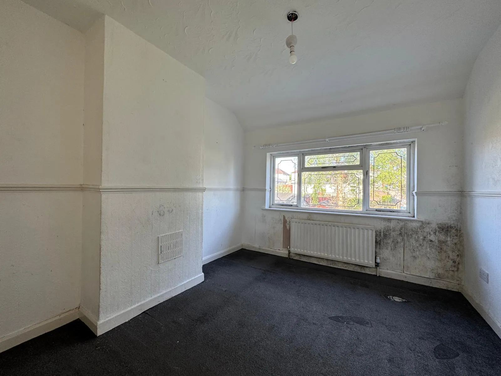 3 Bedroom Semi Detached in Brierley Hill