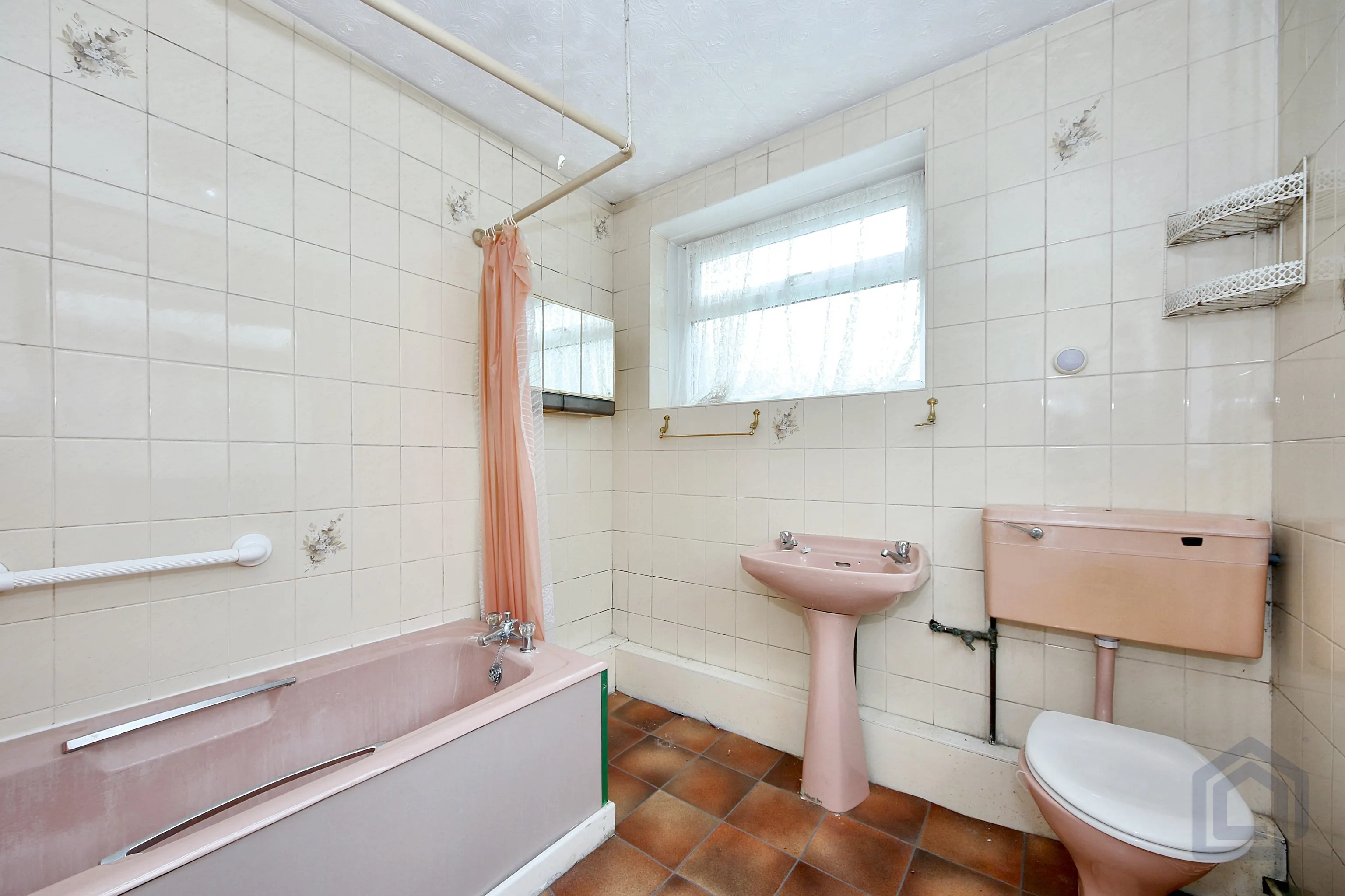 3 Bedroom Semi-Detached in Wolverhampton