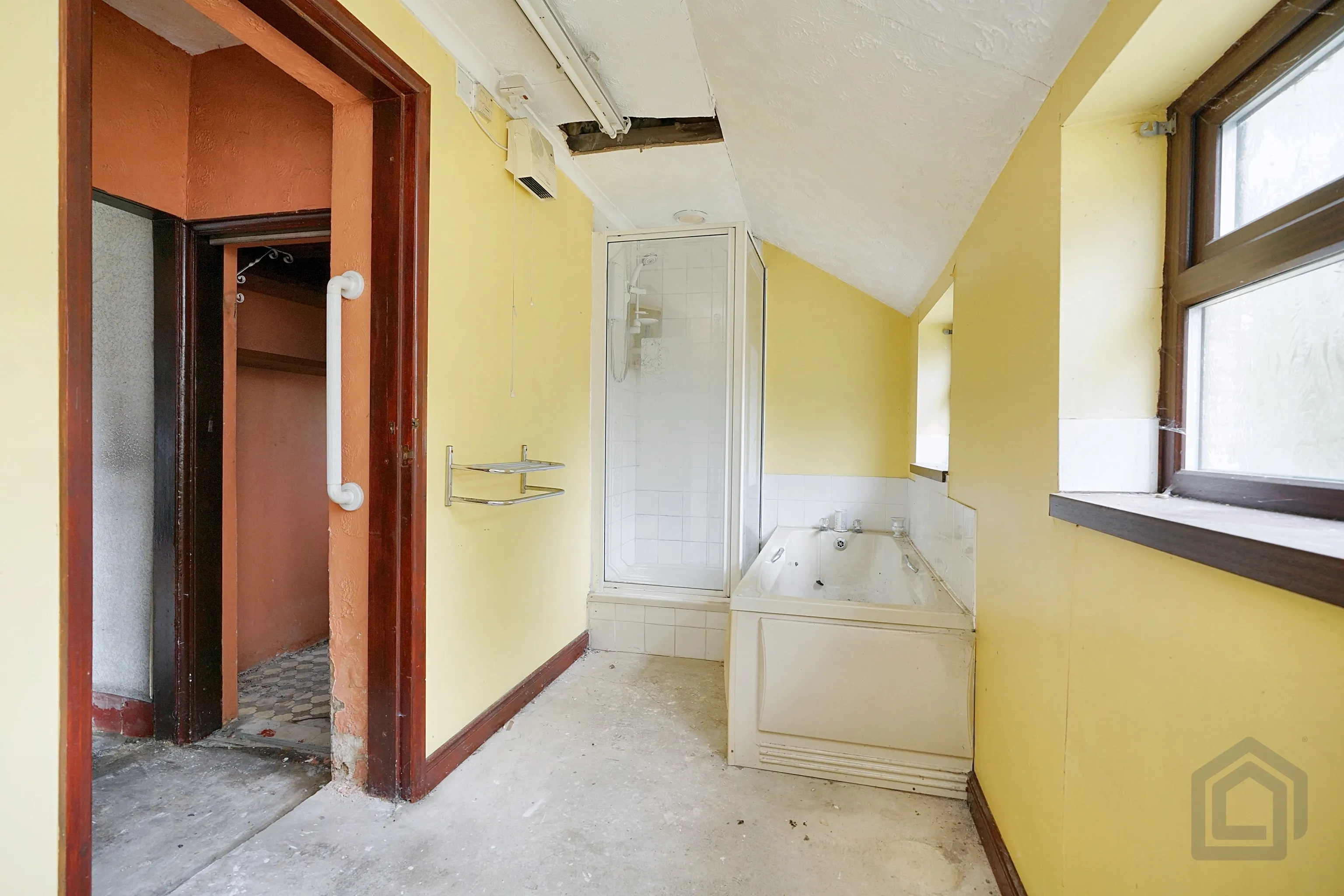 2 Bedroom Semi-Detached in Newhall
