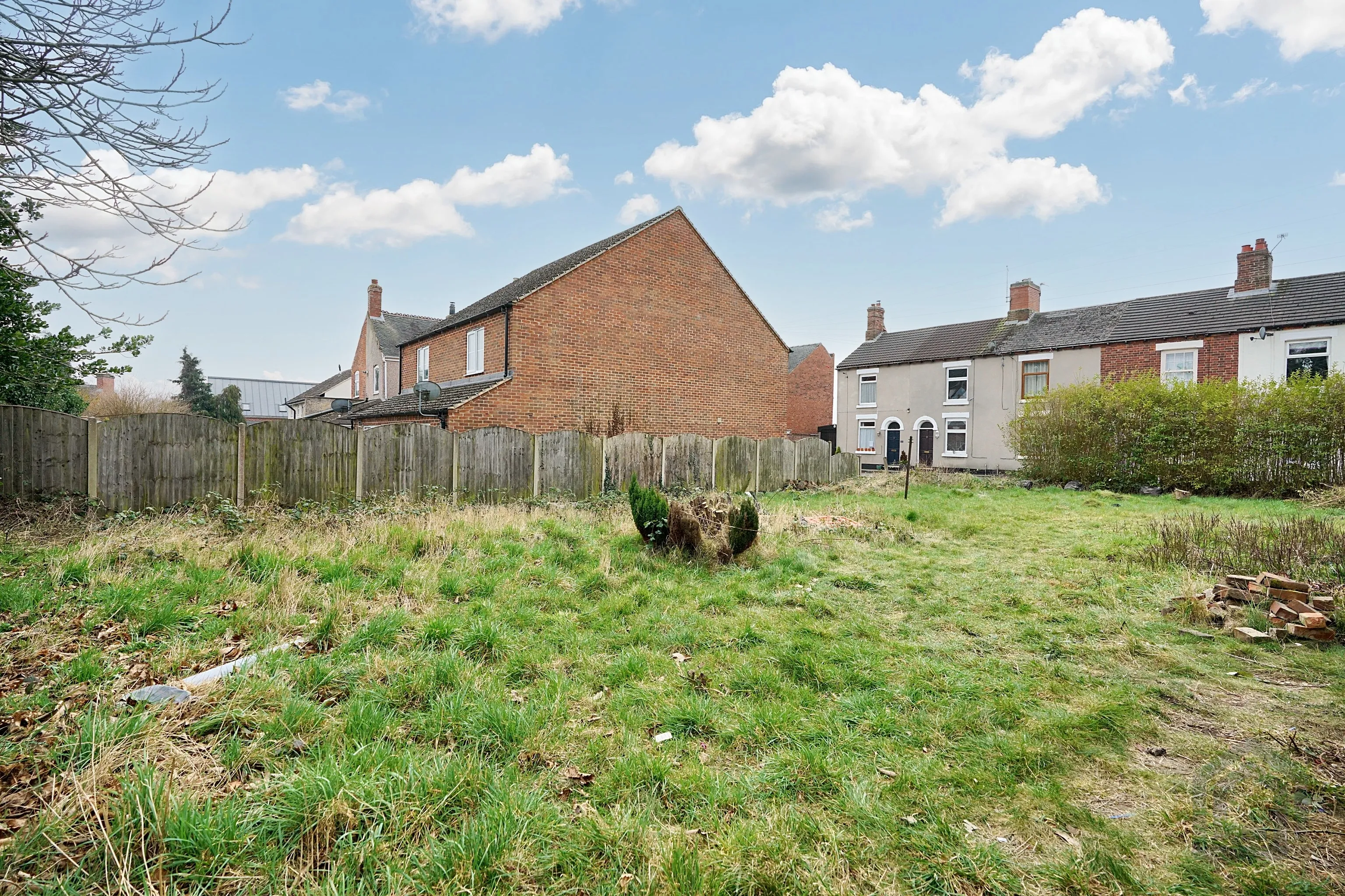 2 Bedroom Semi-Detached in Newhall