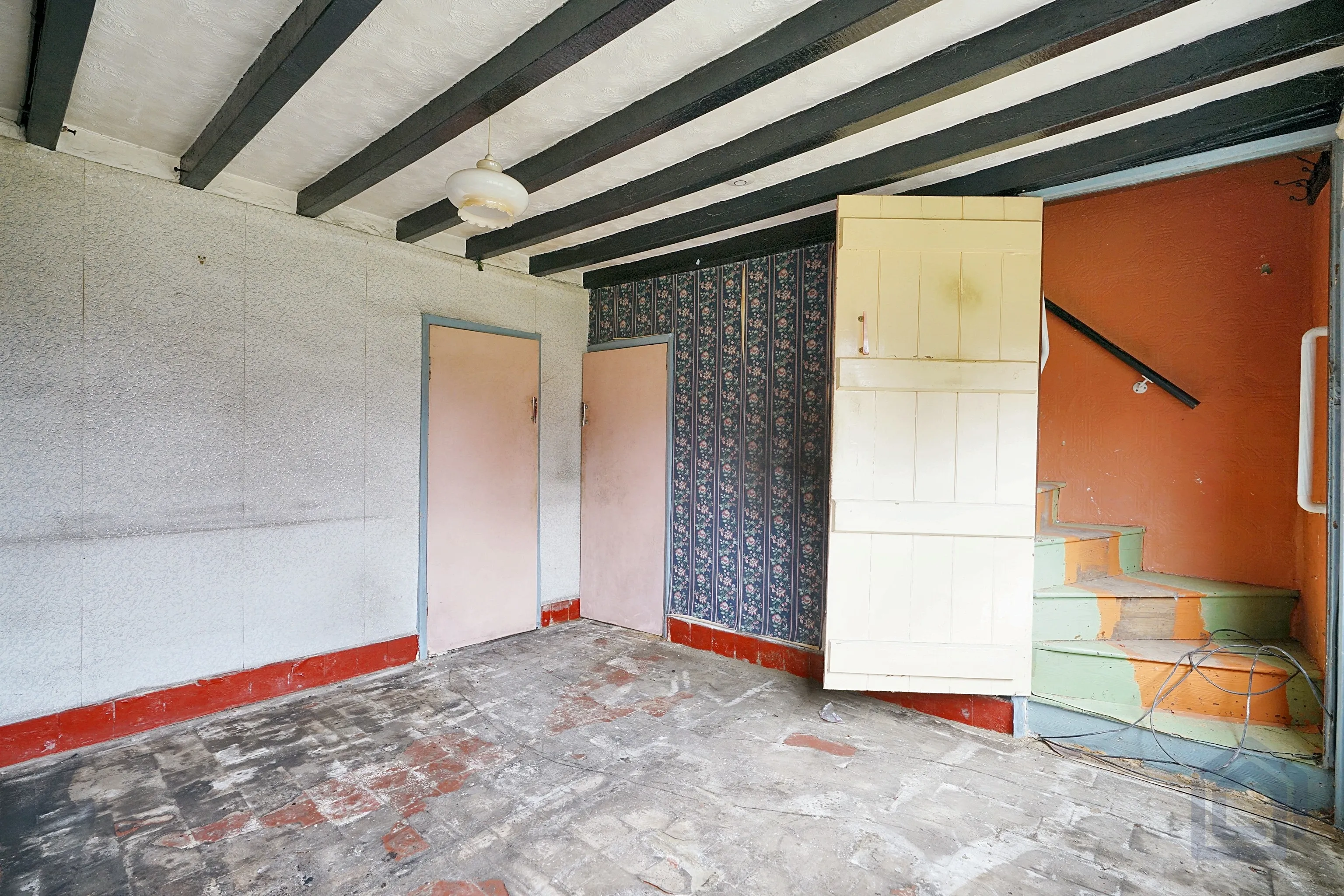 2 Bedroom Semi-Detached in Newhall
