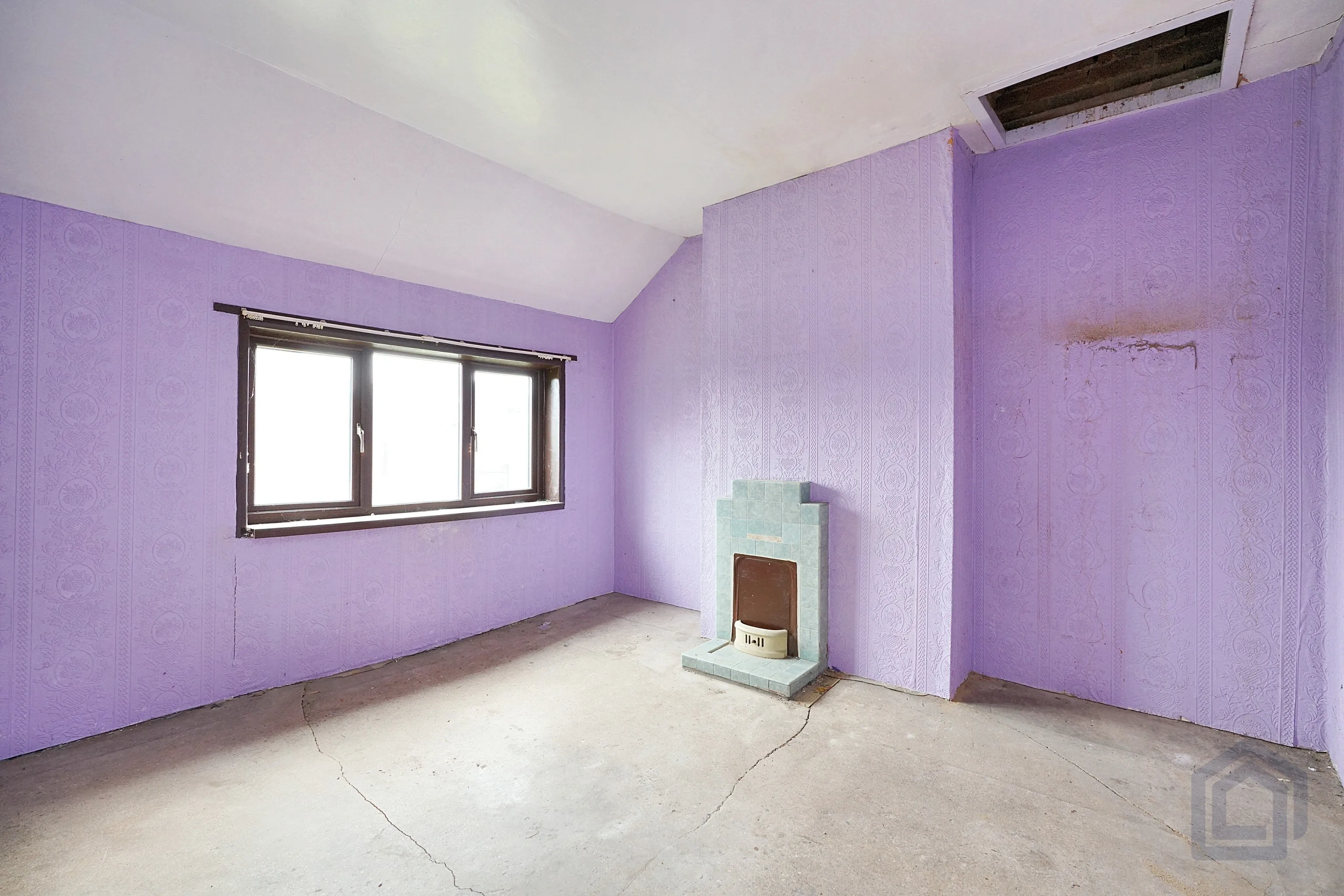 2 Bedroom Semi-Detached in Newhall