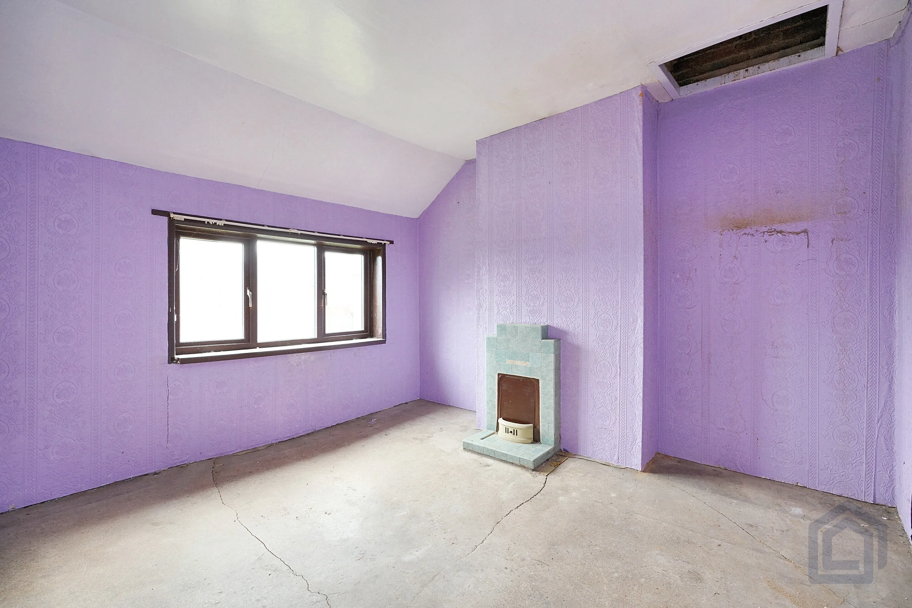 2 Bedroom Semi-Detached in Newhall