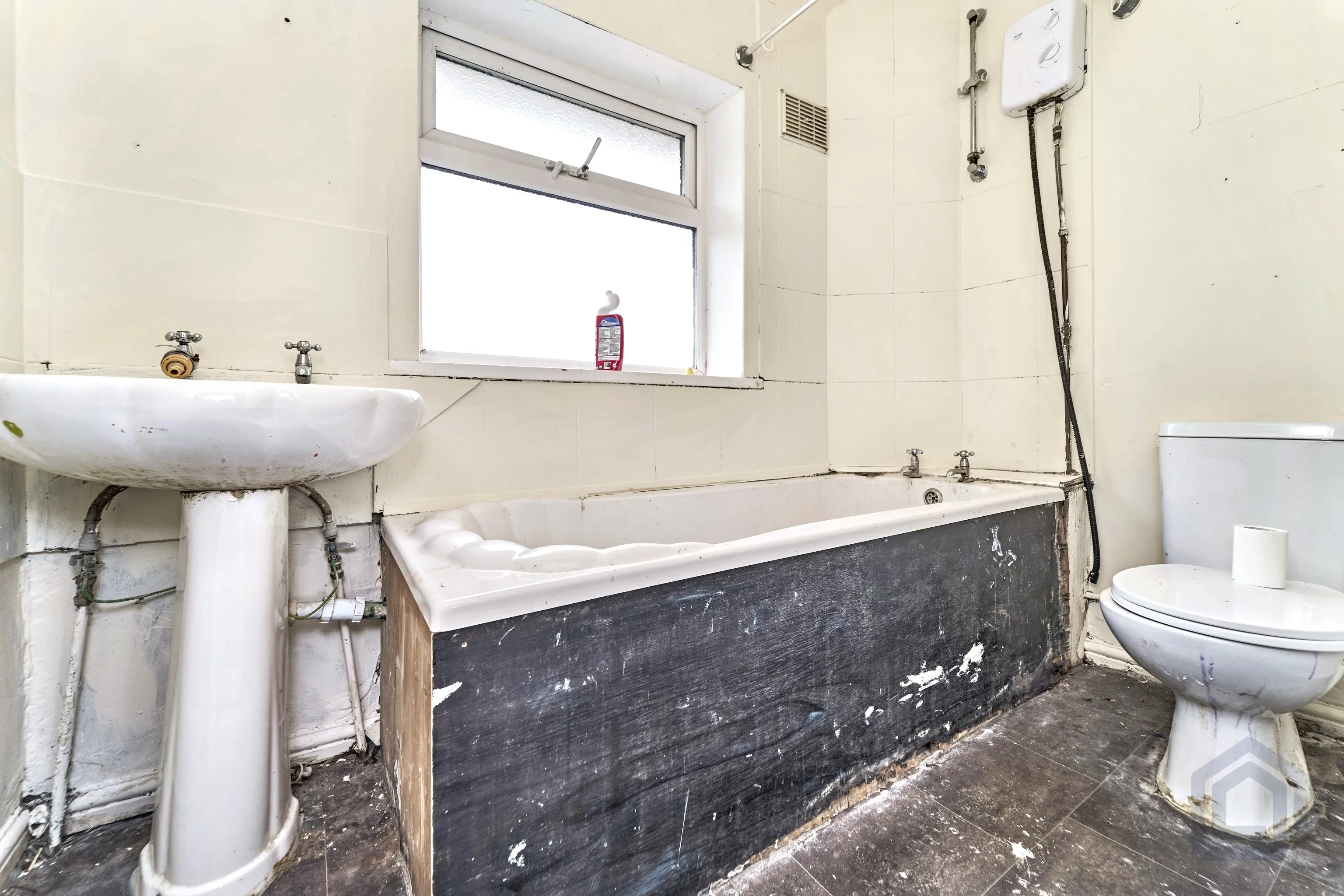 3 Bedroom Semi-Detached in Quinton