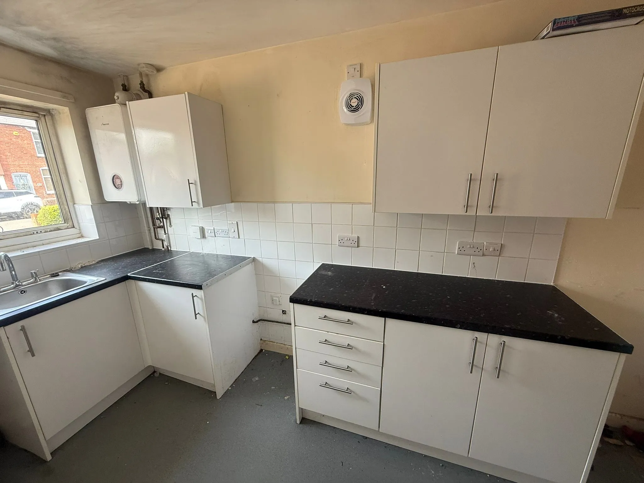 3 Bedroom Semi-Detached in Brierley Hill