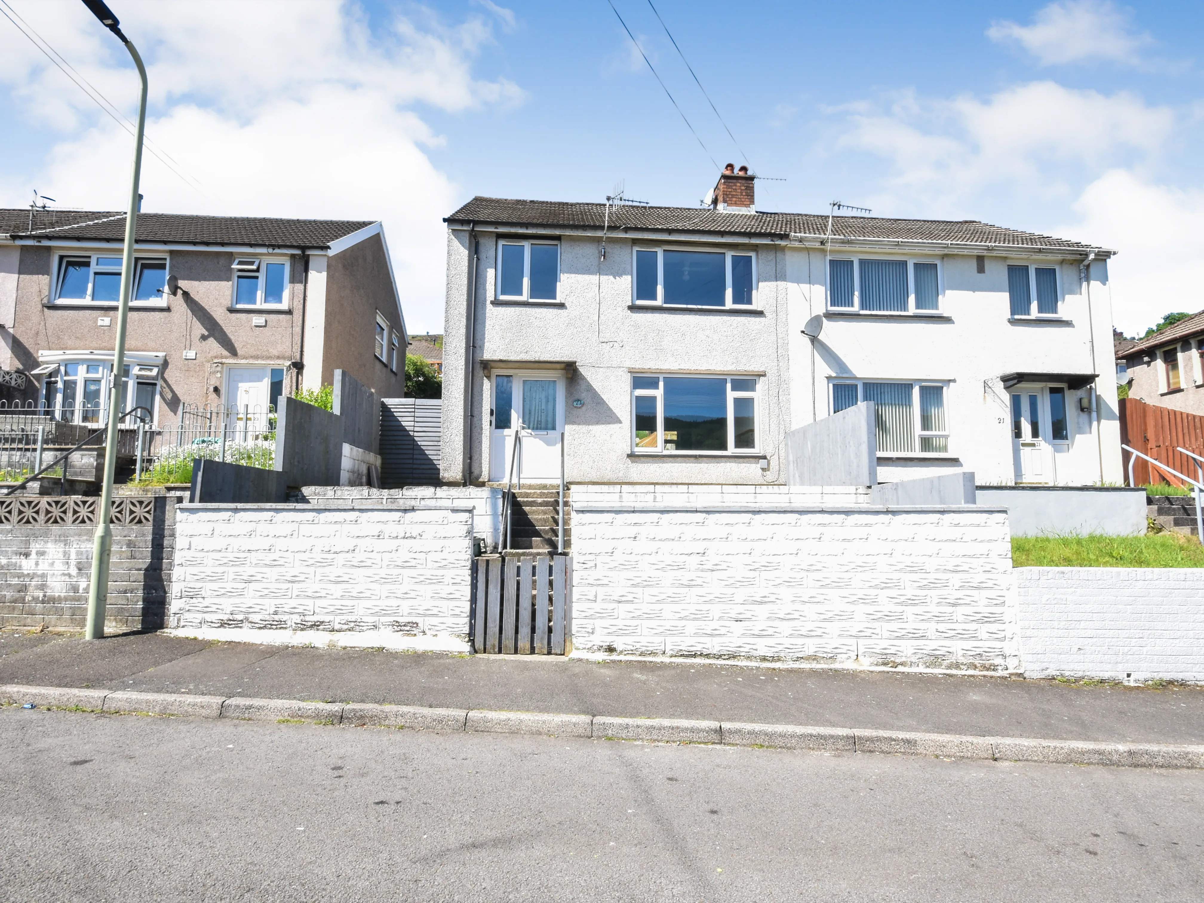 3 Bedroom Semi-Detached in Mountain Ash