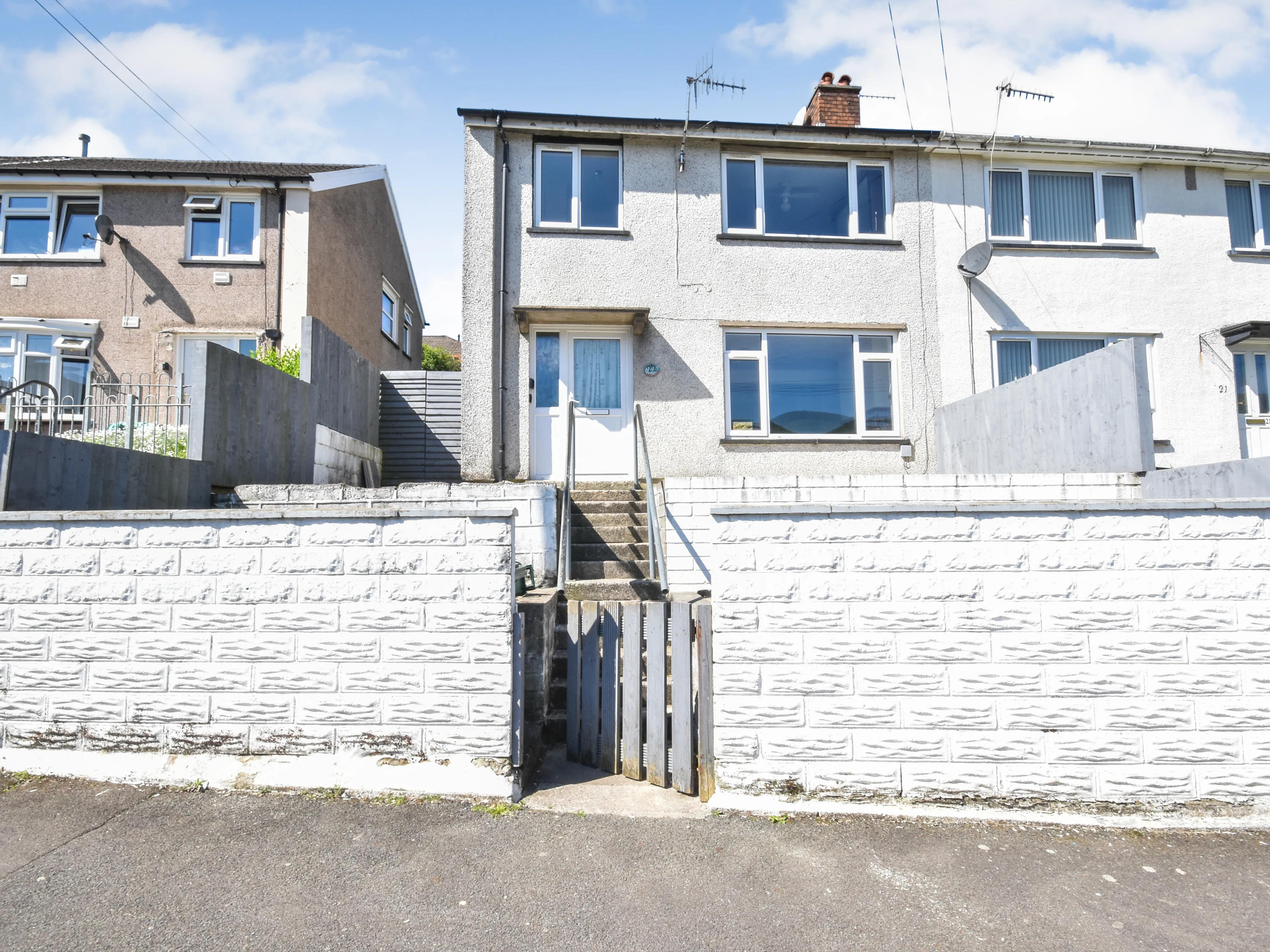 3 Bedroom Semi-Detached in Mountain Ash