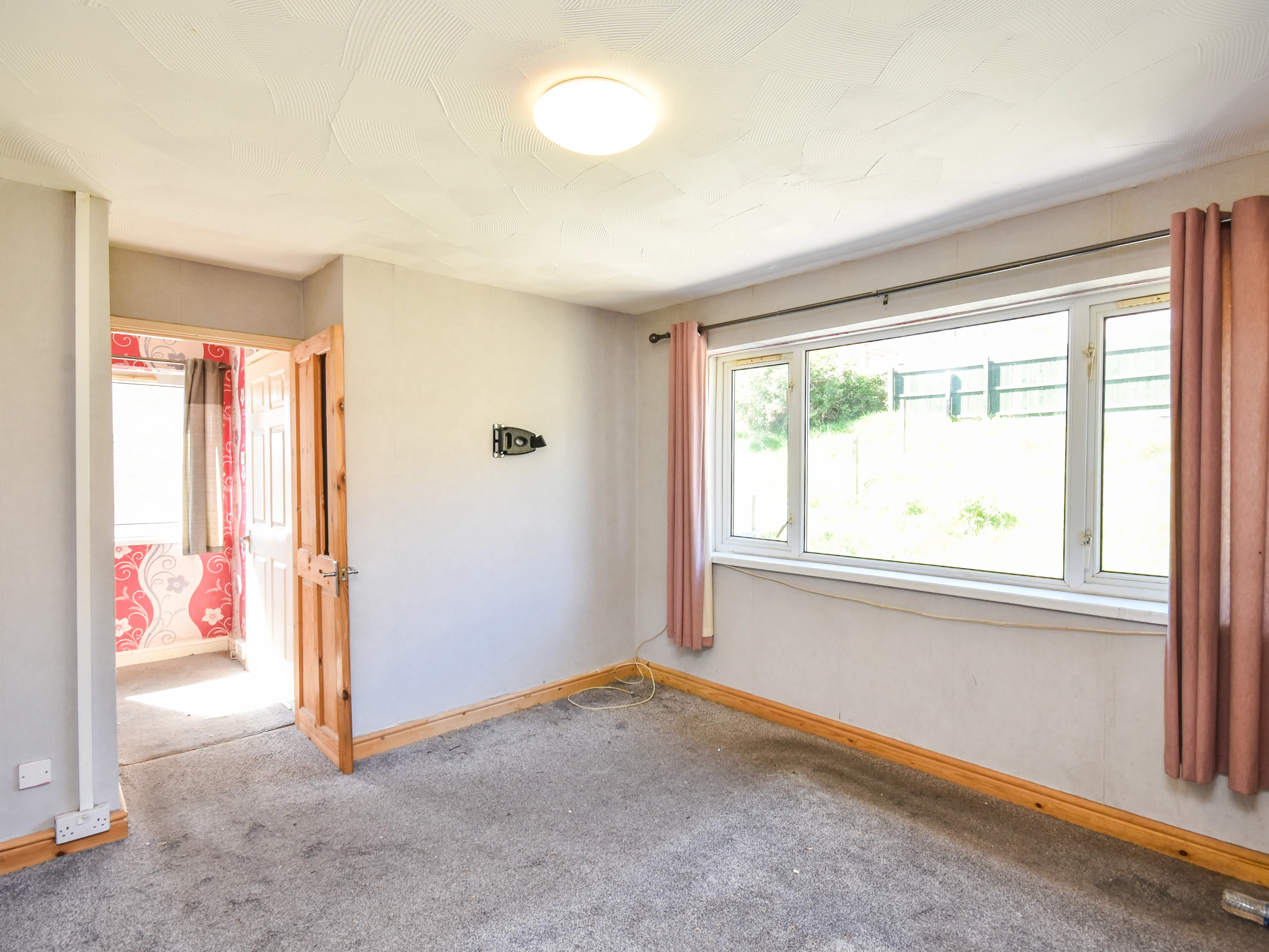 3 Bedroom Semi-Detached in Mountain Ash