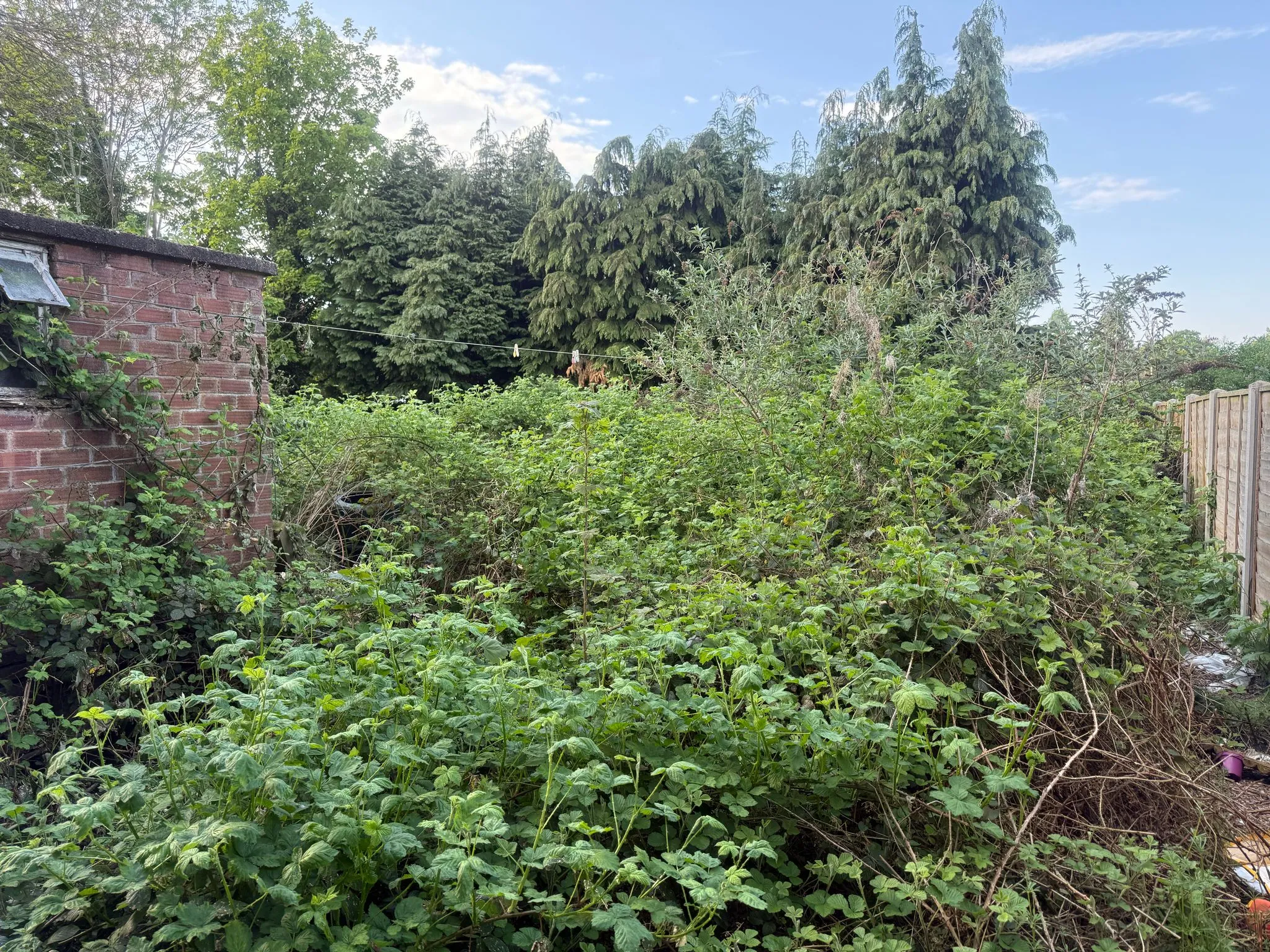 3 Bedroom End Terrace in Stafford