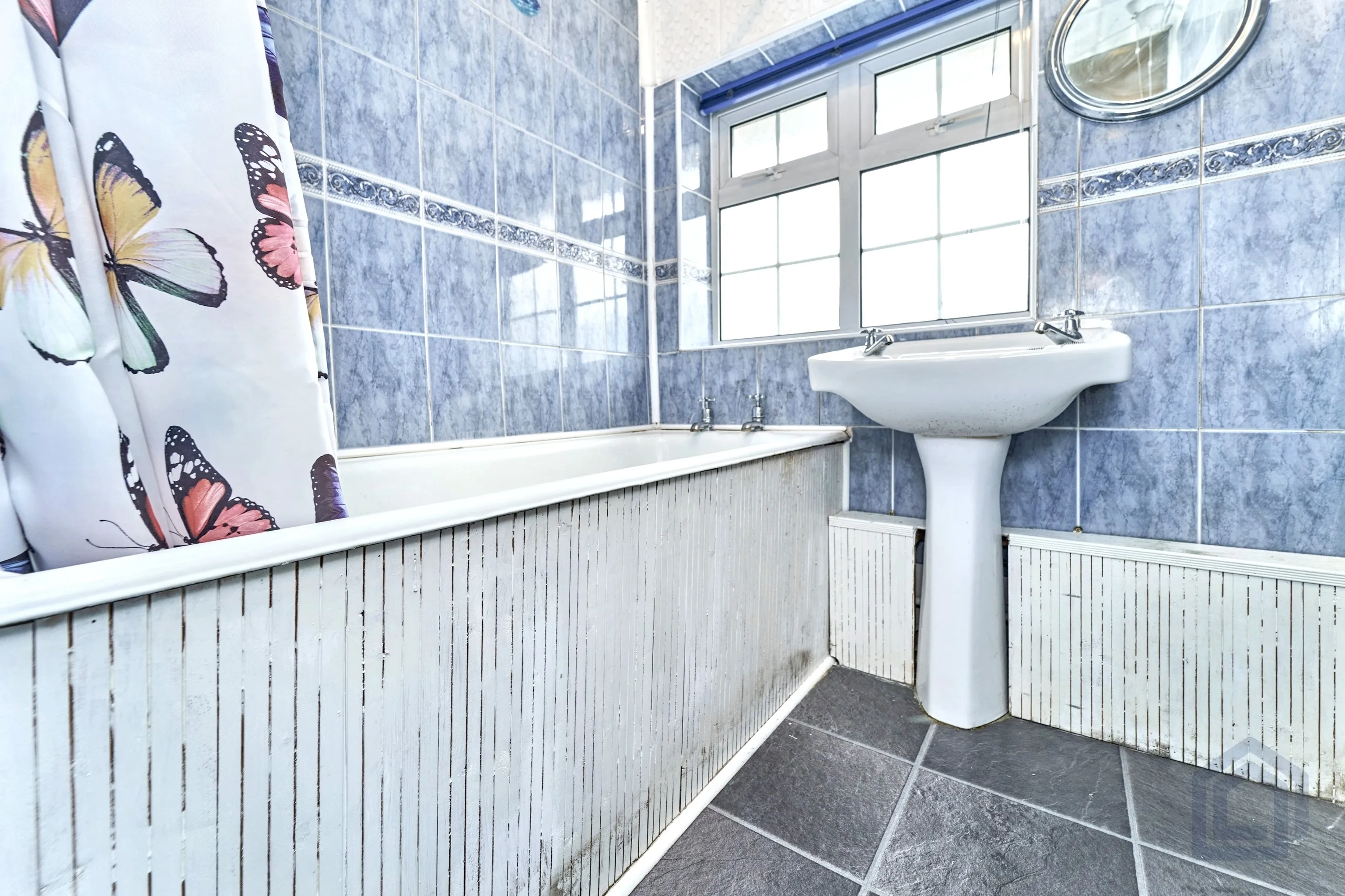 3 Bedroom Semi-Detached in Walsall
