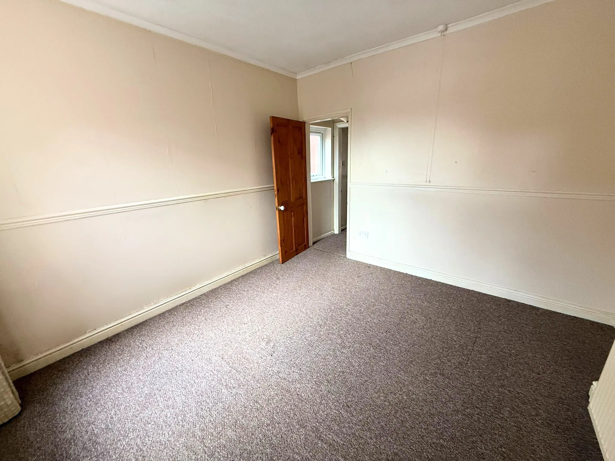 2 Bedroom End Terrace in Worcester