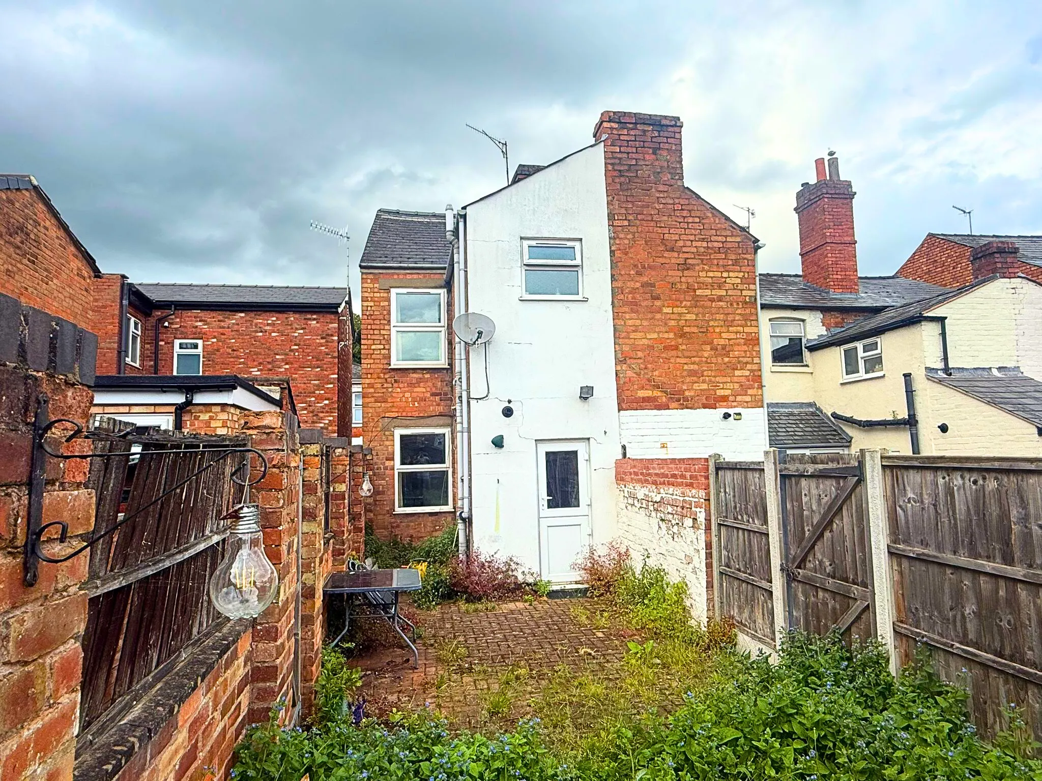 2 Bedroom End Terrace in Worcester