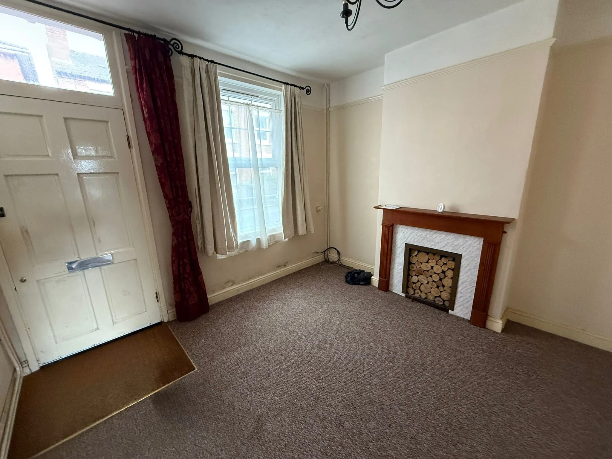2 Bedroom End Terrace in Worcester