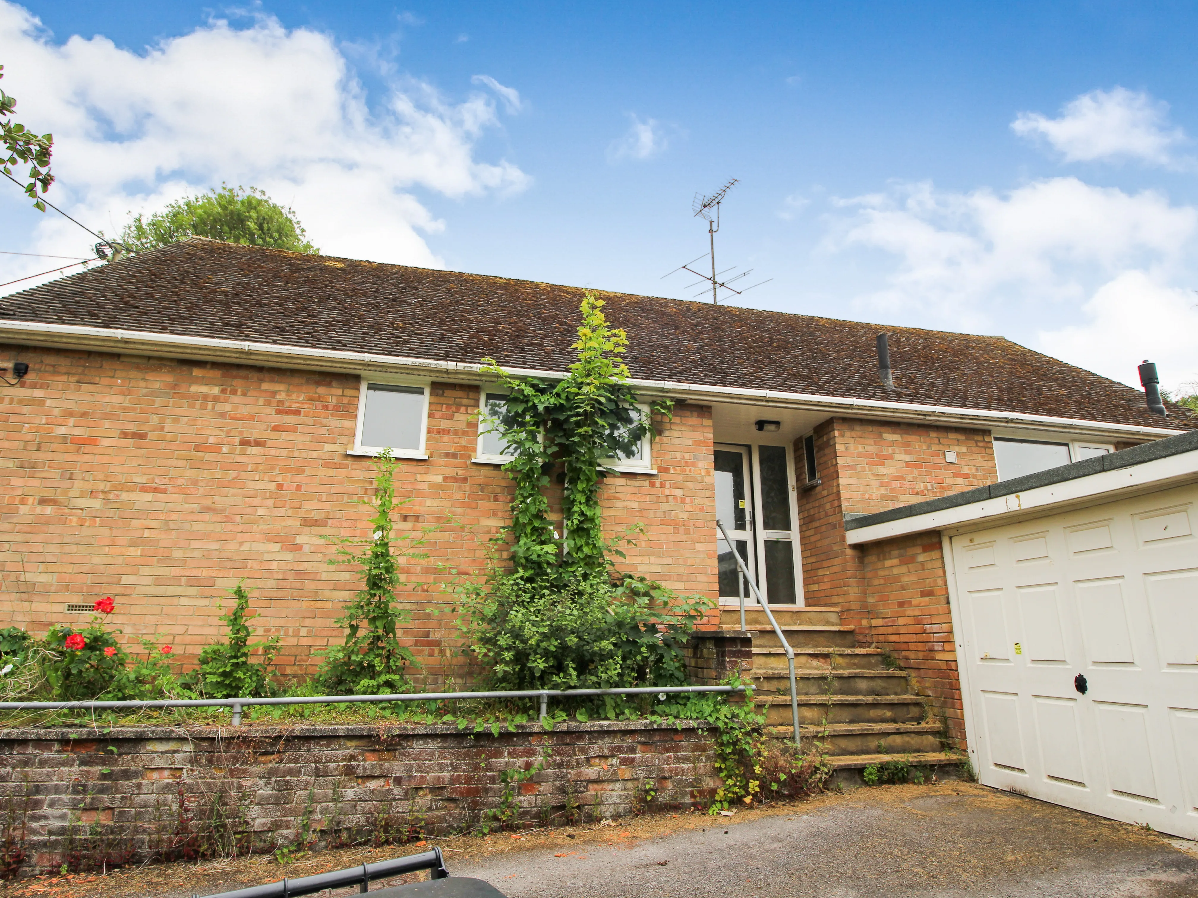 3 Bedroom Detached with Planning Permission in Newbury