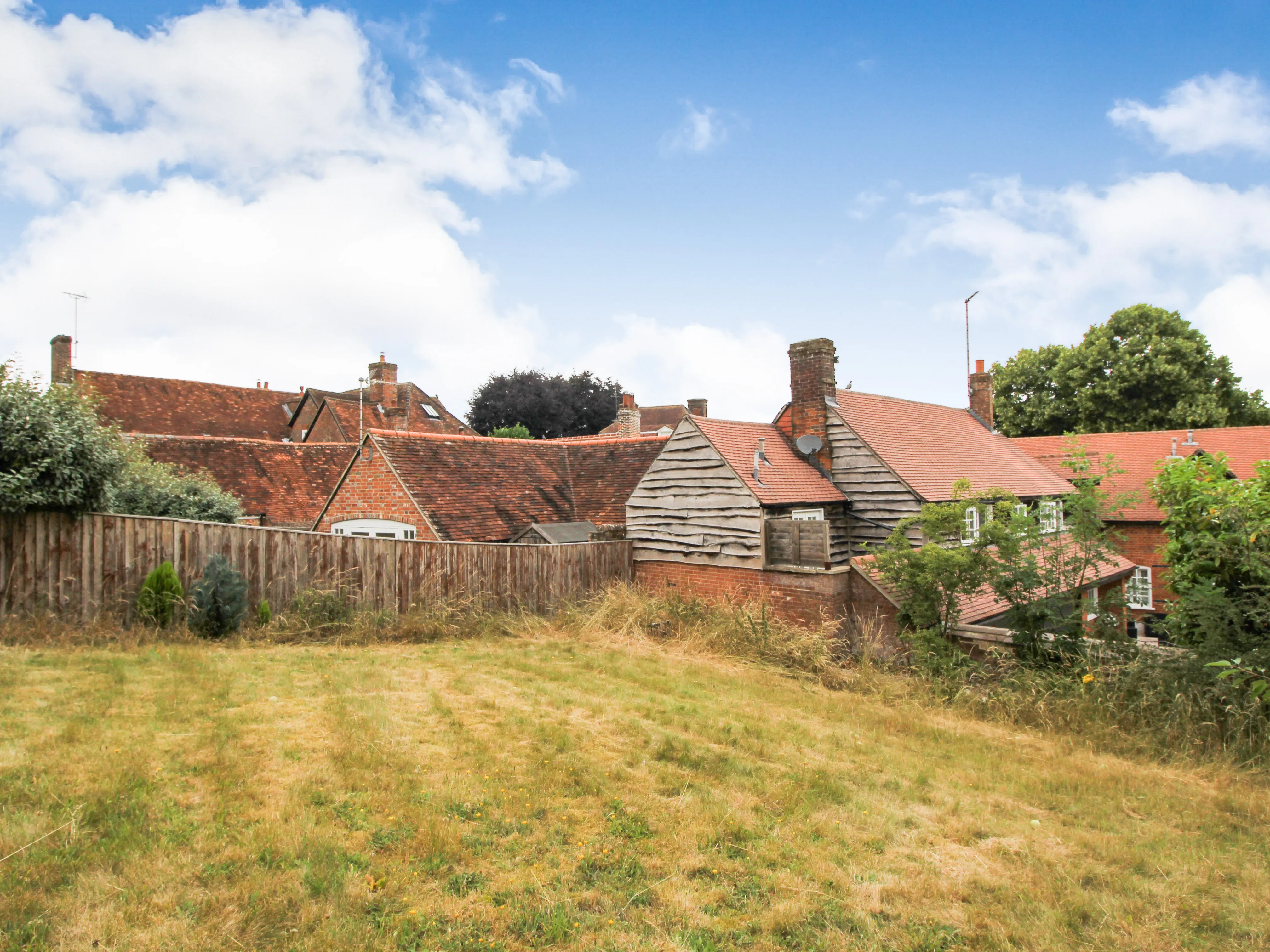 3 Bedroom Detached with Planning Permission in Newbury