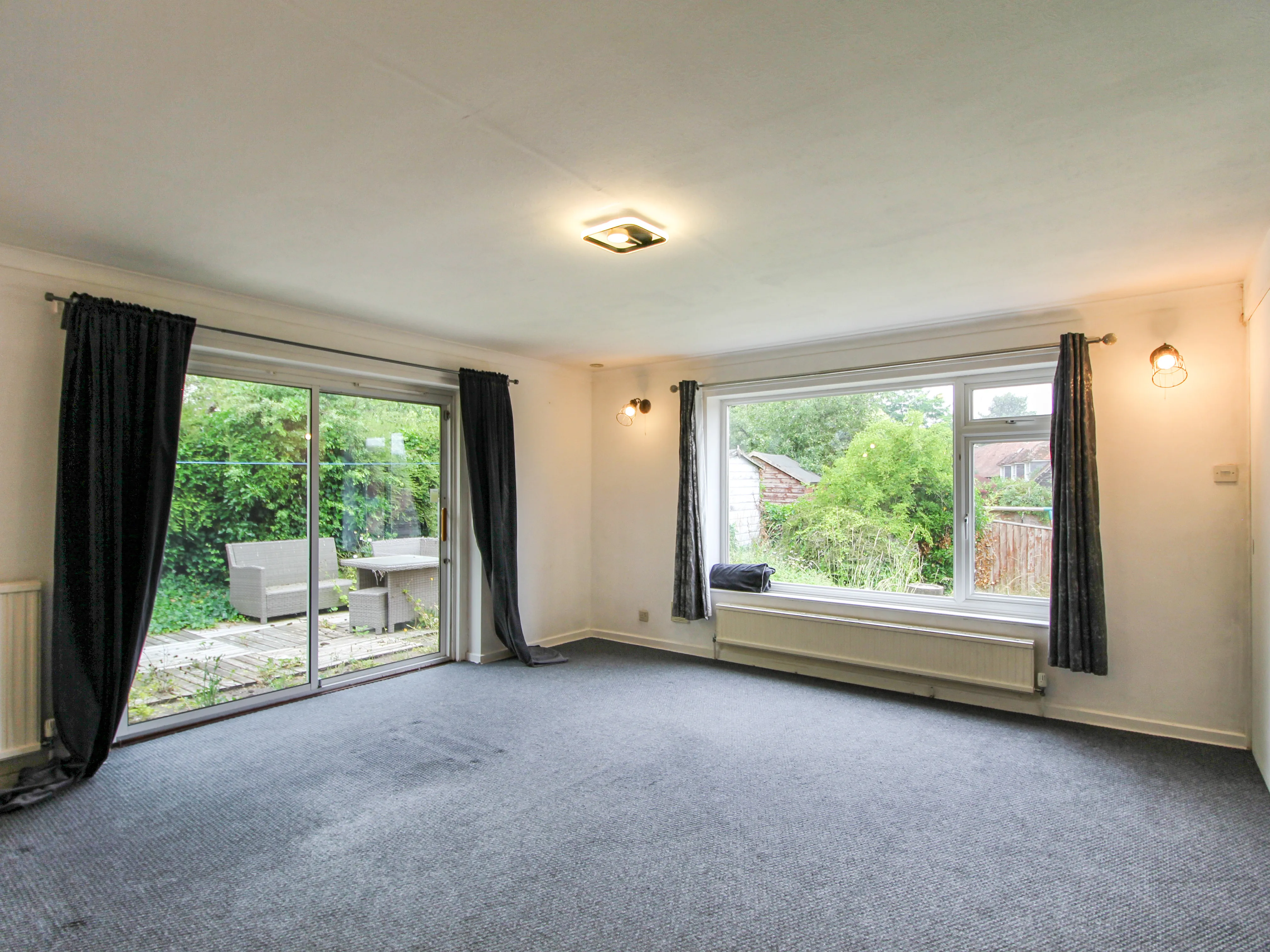3 Bedroom Detached with Planning Permission in Newbury