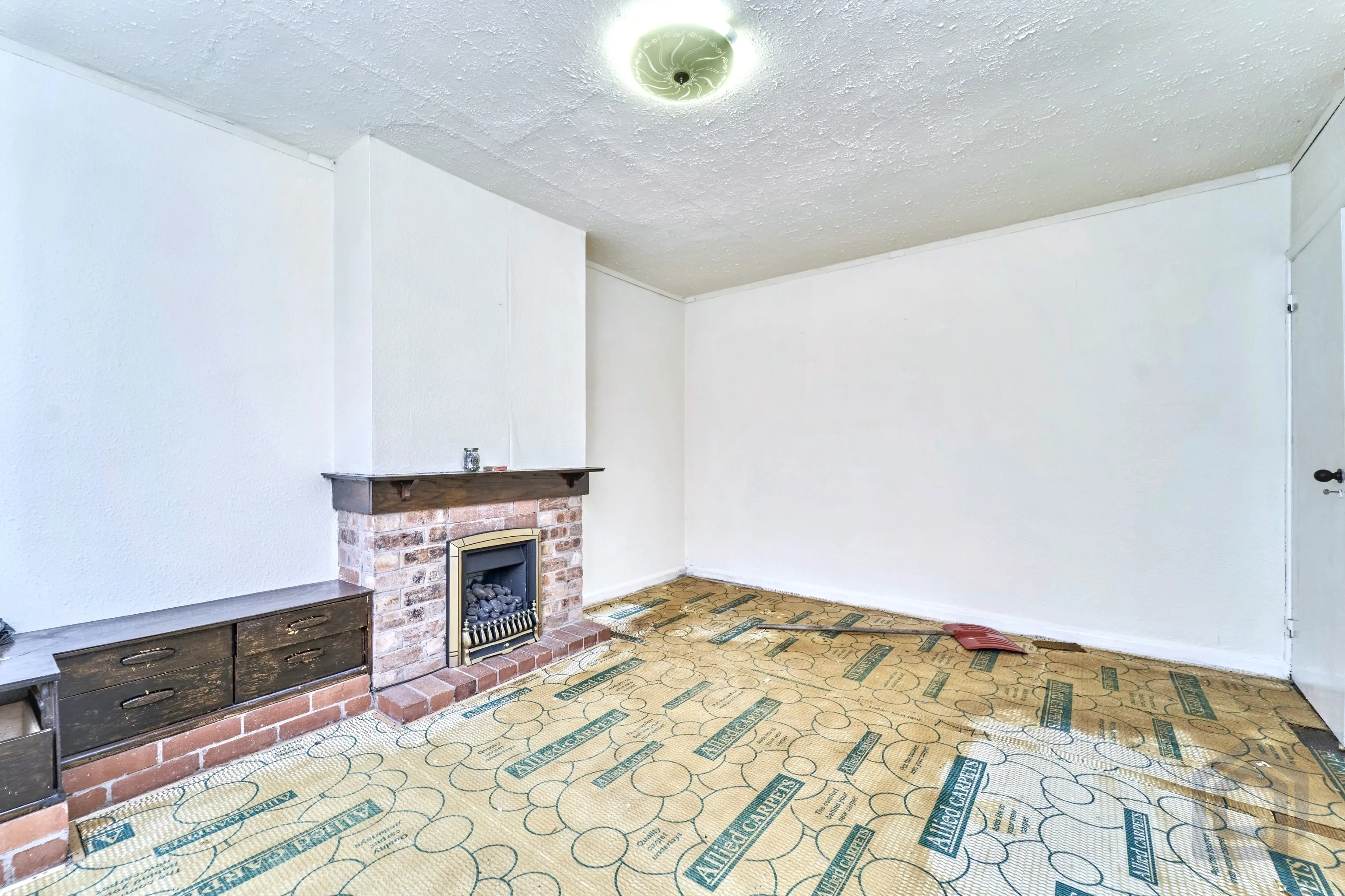 3 Bedroom Semi-Detached in Wolverhampton