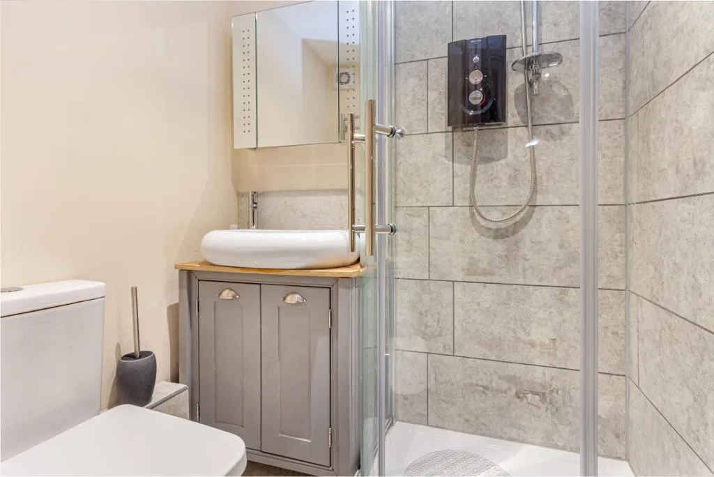 5 Bedroom Block of 3 Apartments in Herefordshire
