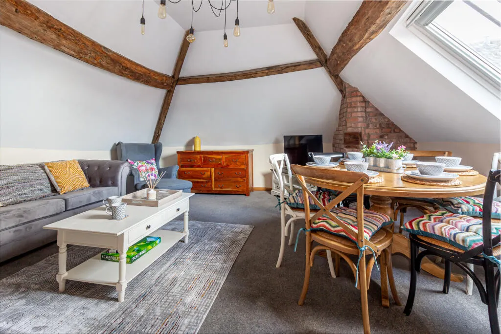 5 Bedroom Block of 3 Apartments in Herefordshire