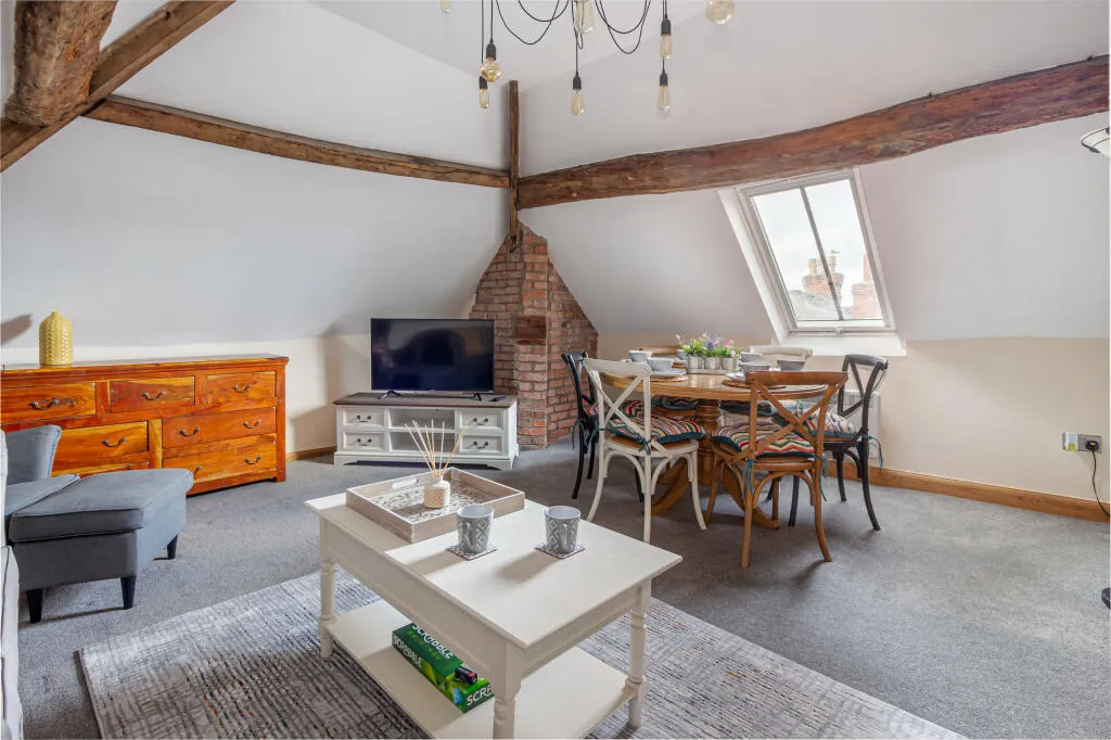 5 Bedroom Block of 3 Apartments in Herefordshire