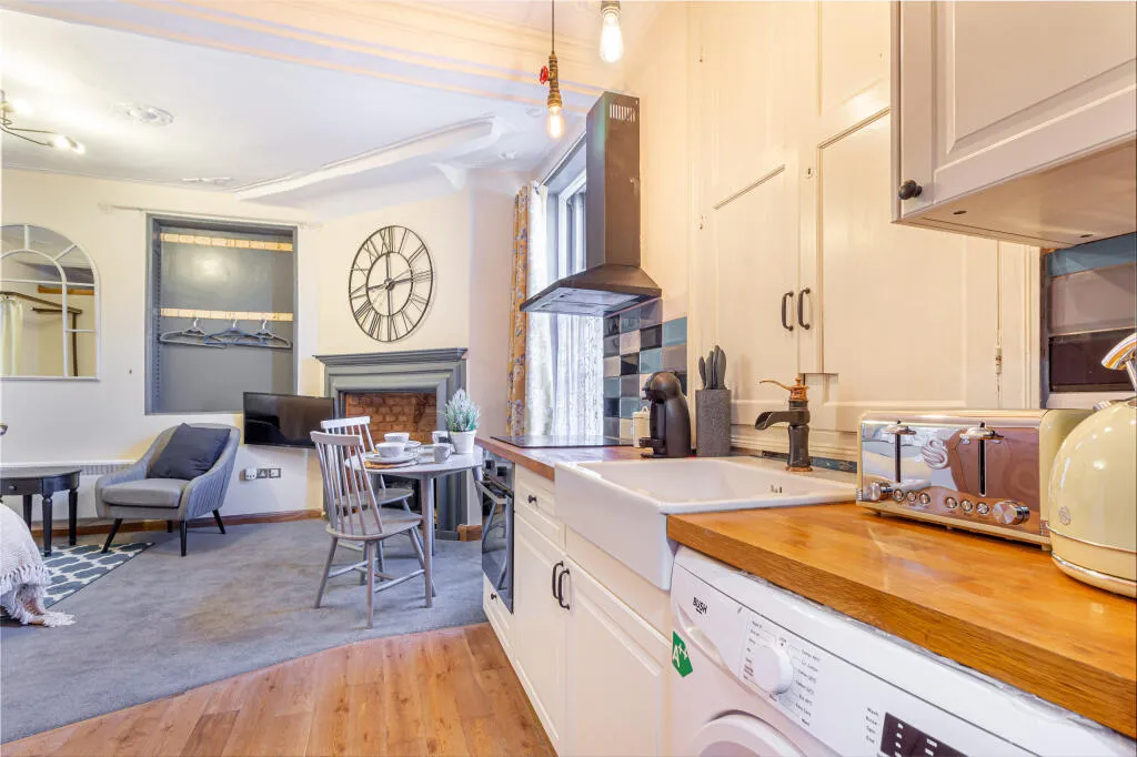 5 Bedroom Block of 3 Apartments in Herefordshire