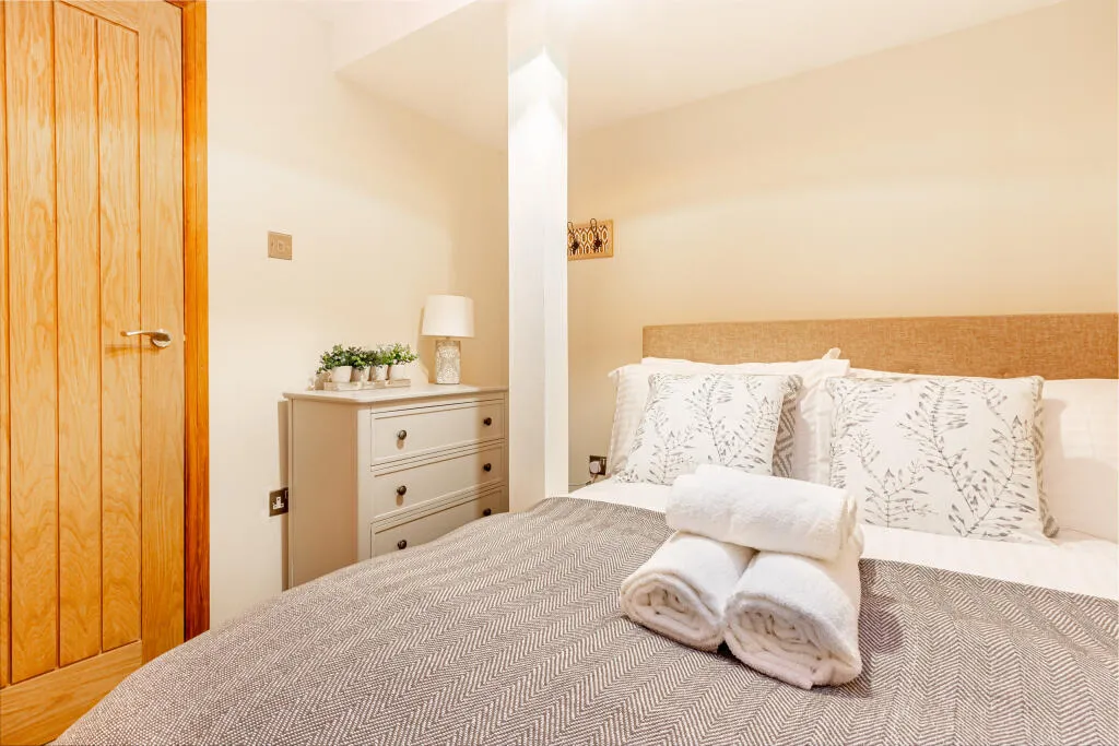 5 Bedroom Block of 3 Apartments in Herefordshire
