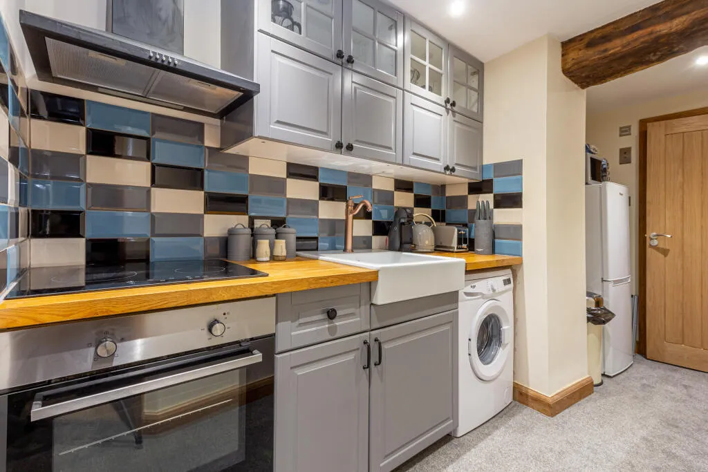 5 Bedroom Block of 3 Apartments in Herefordshire