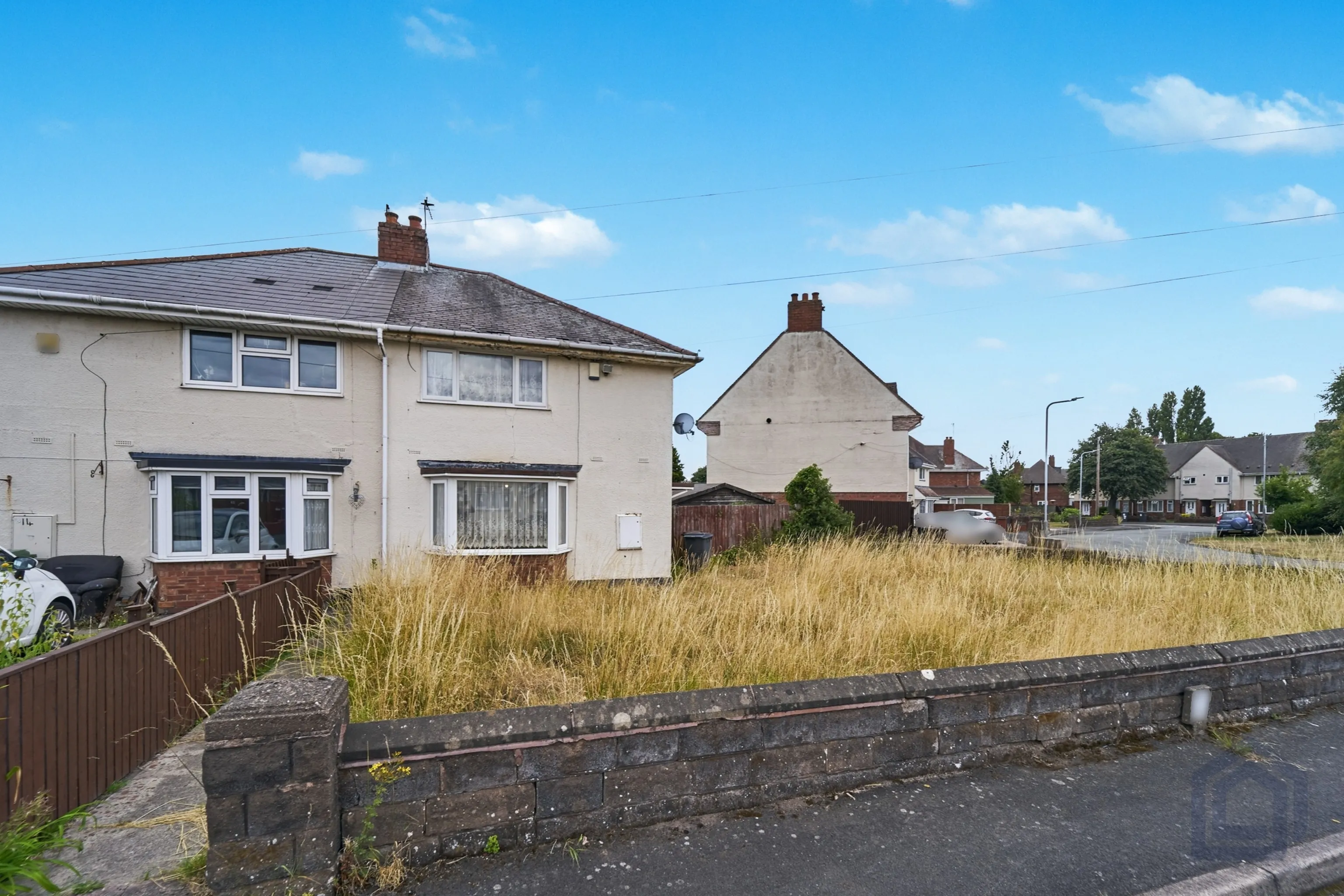 2 Bedroom semi-detached in Ettingshall