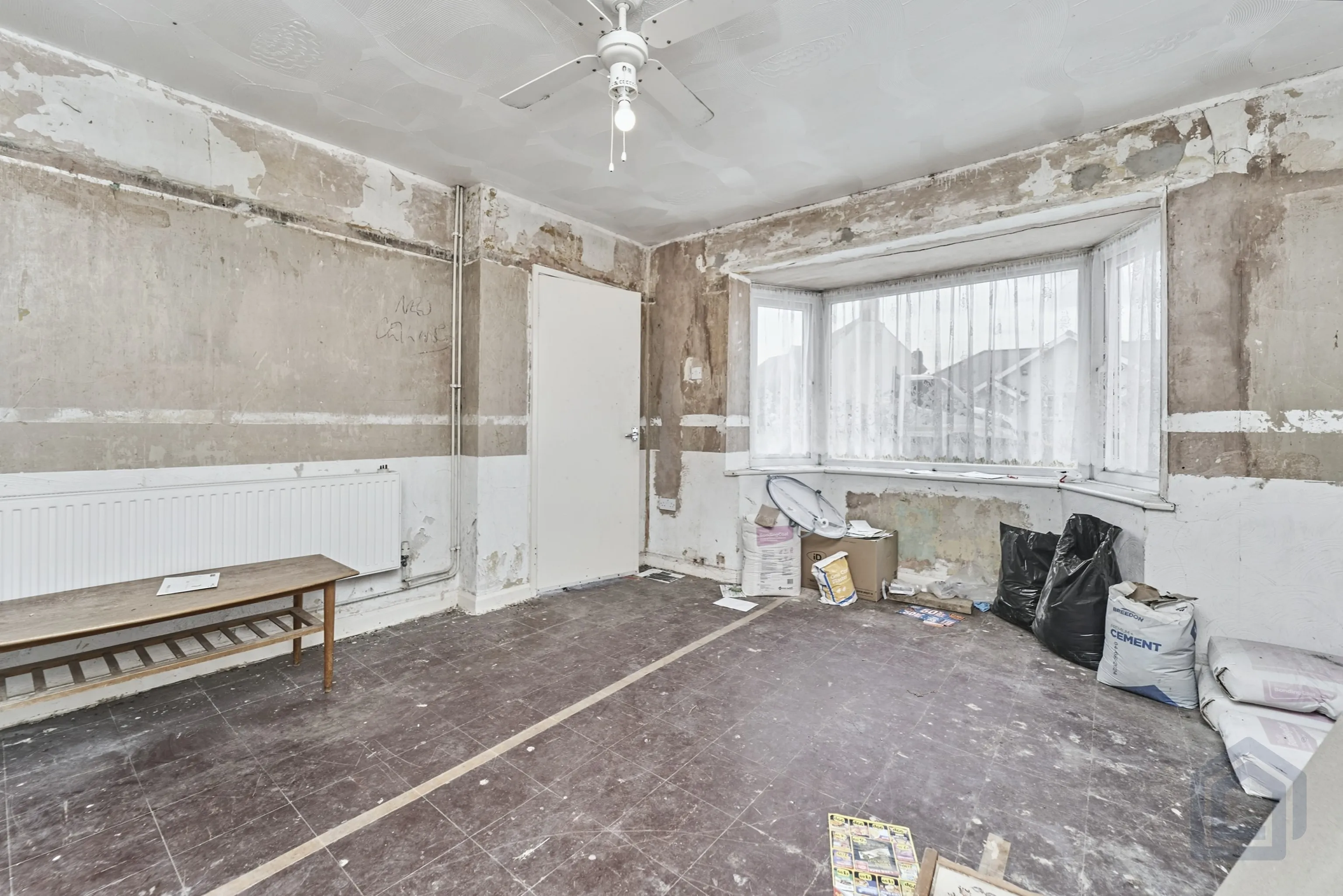 2 Bedroom semi-detached in Ettingshall