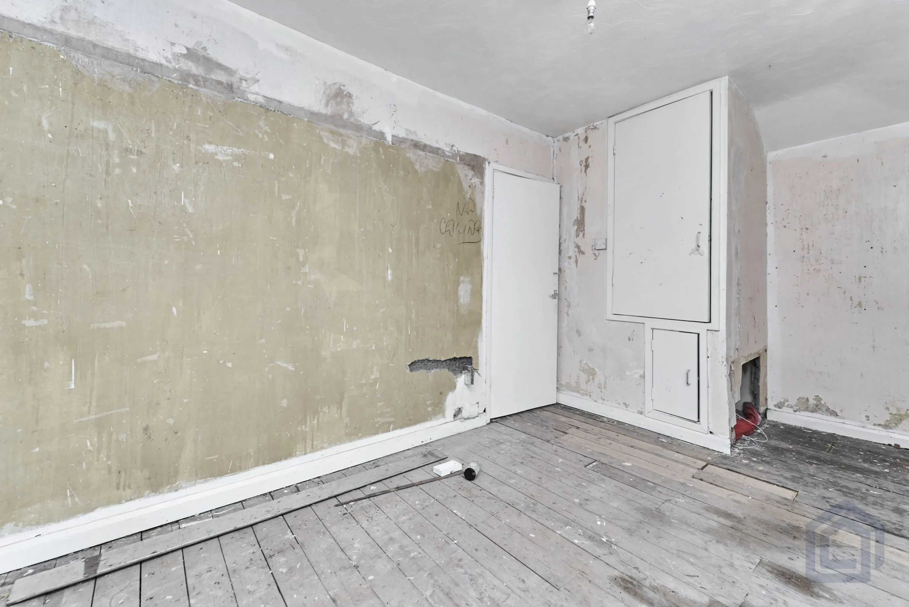 2 Bedroom semi-detached in Ettingshall