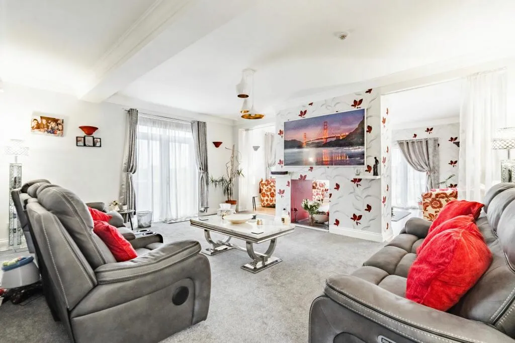 6 Bedroom Detached with private mooring in Great Yarmouth