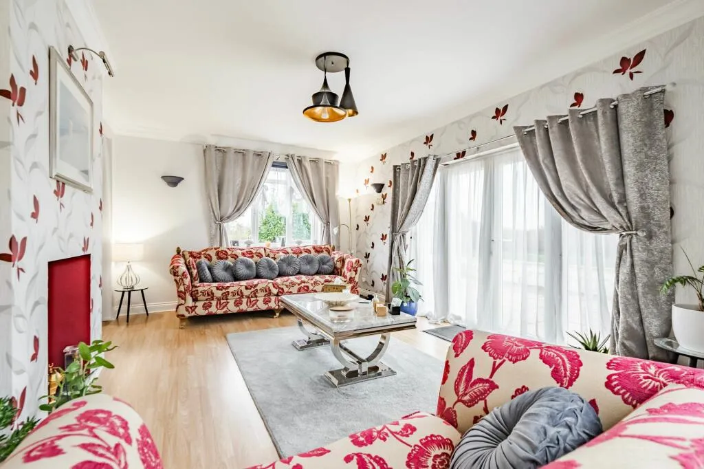 6 Bedroom Detached with private mooring in Great Yarmouth