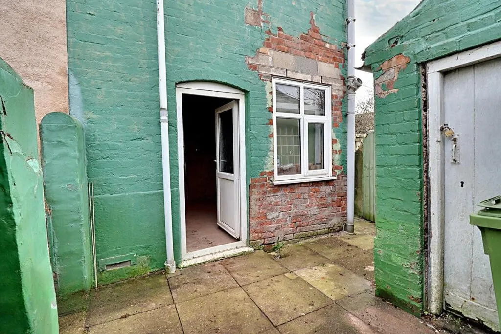 2 Bedroom Semi-Detached in Stafford