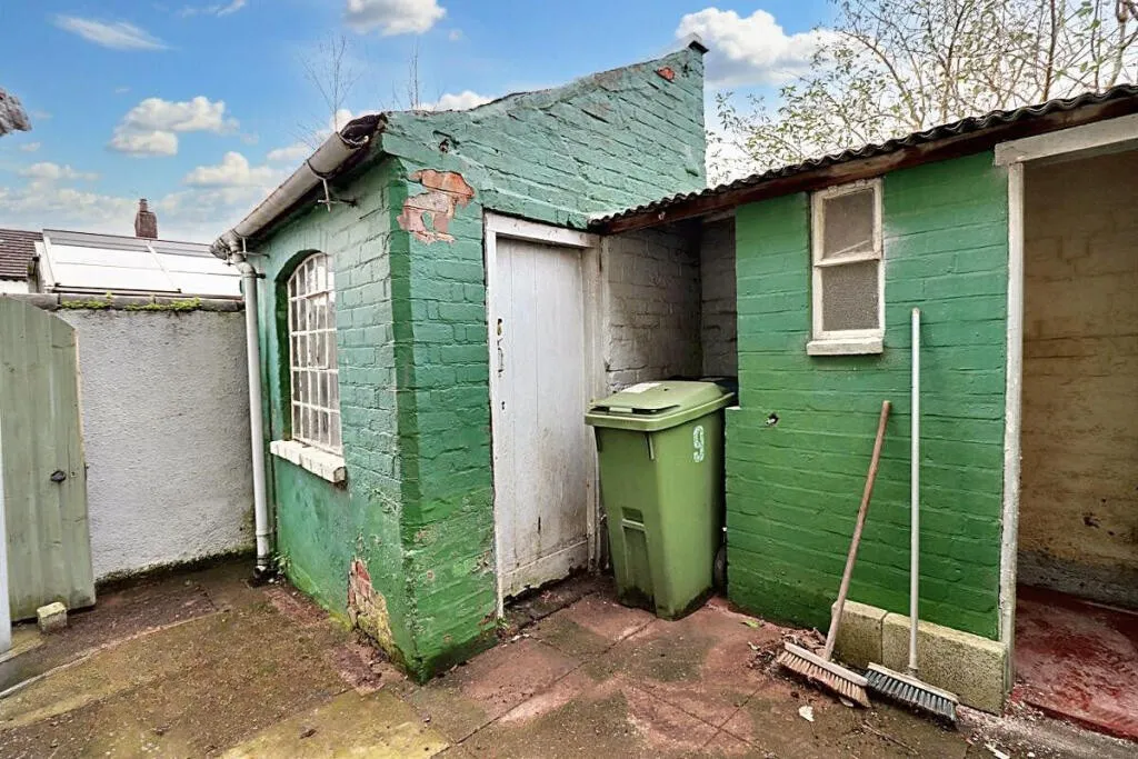 2 Bedroom Semi-Detached in Stafford